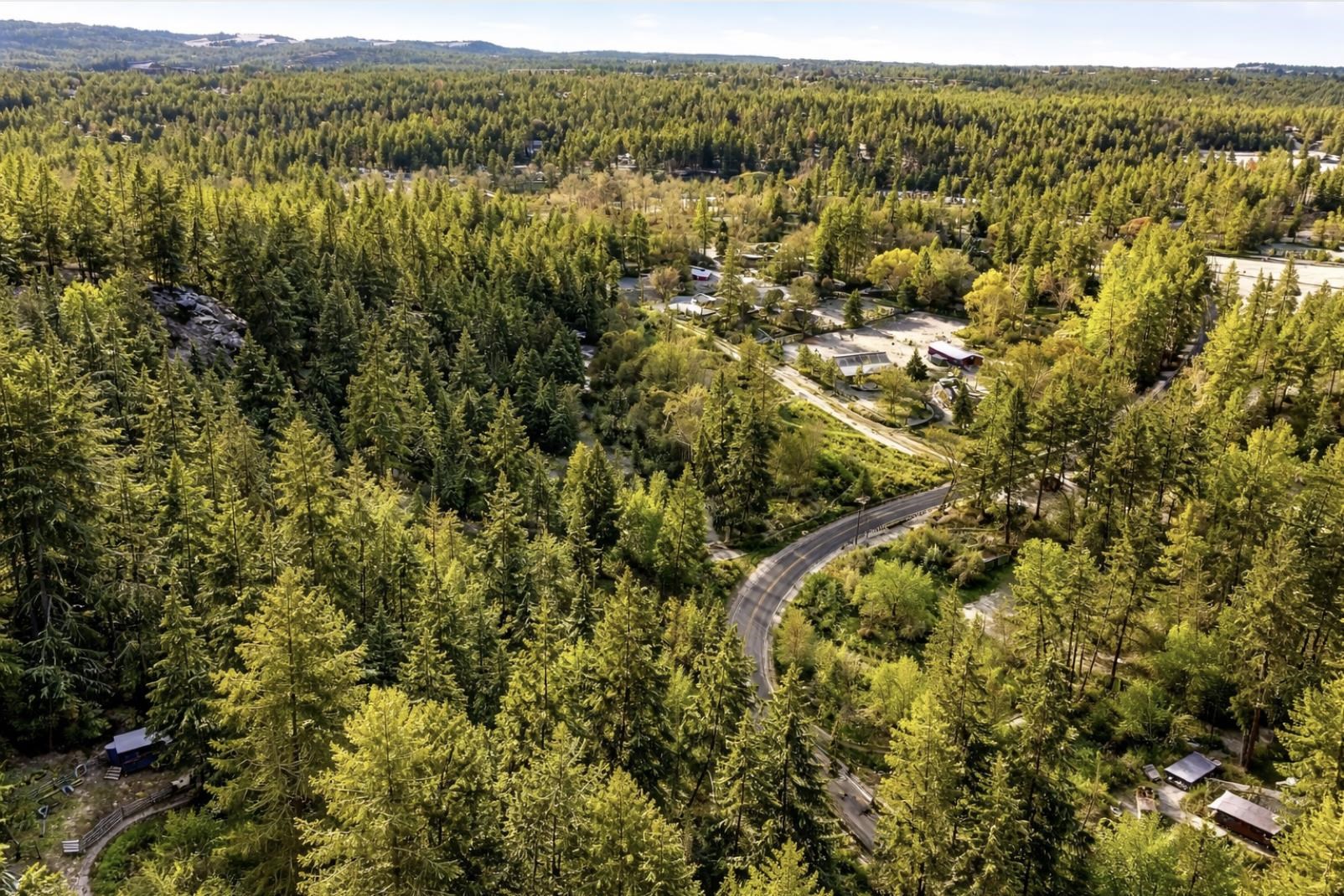 2126 E Leona Dr - Photo 3
