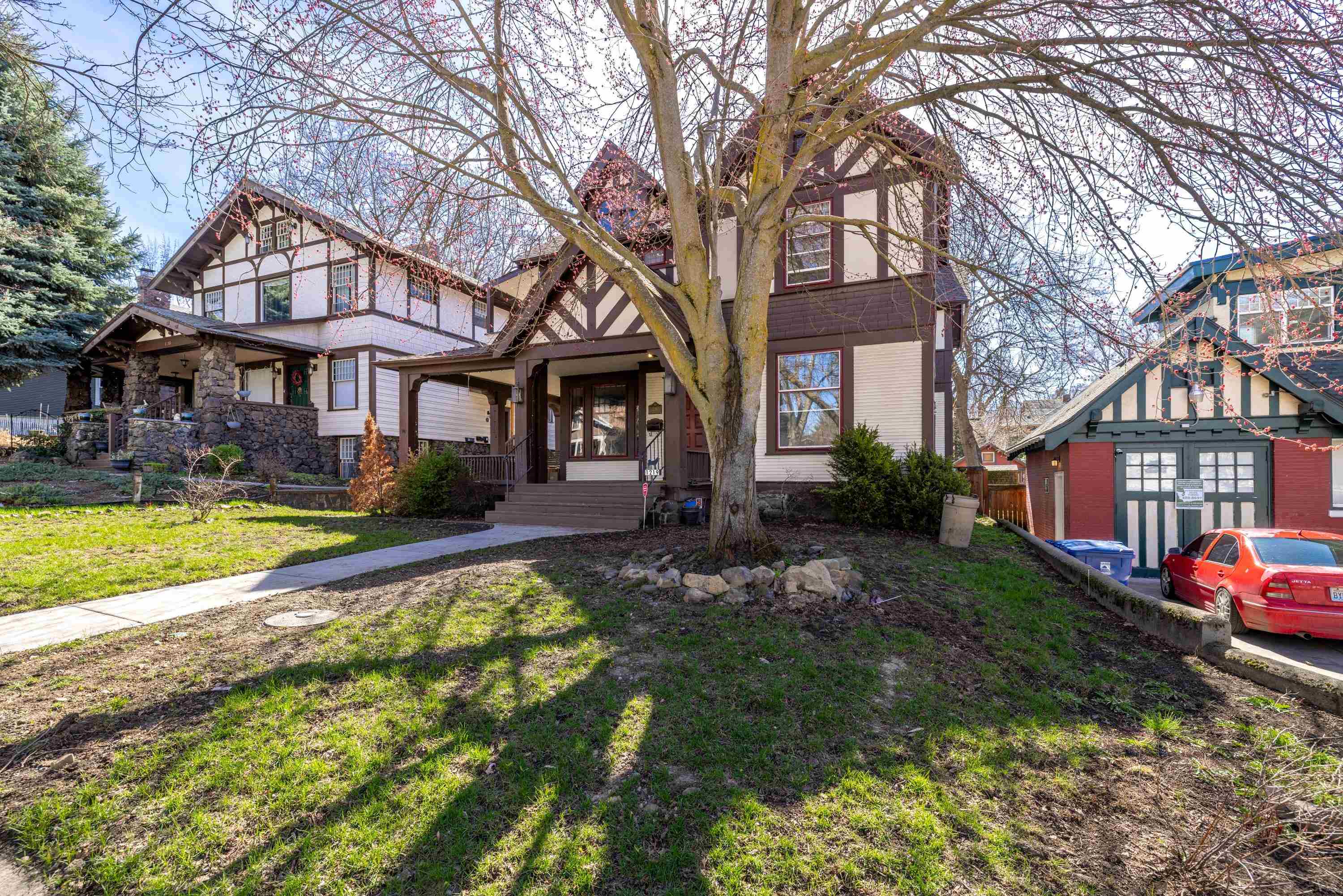 1219 W 9th Ave - Photo 2