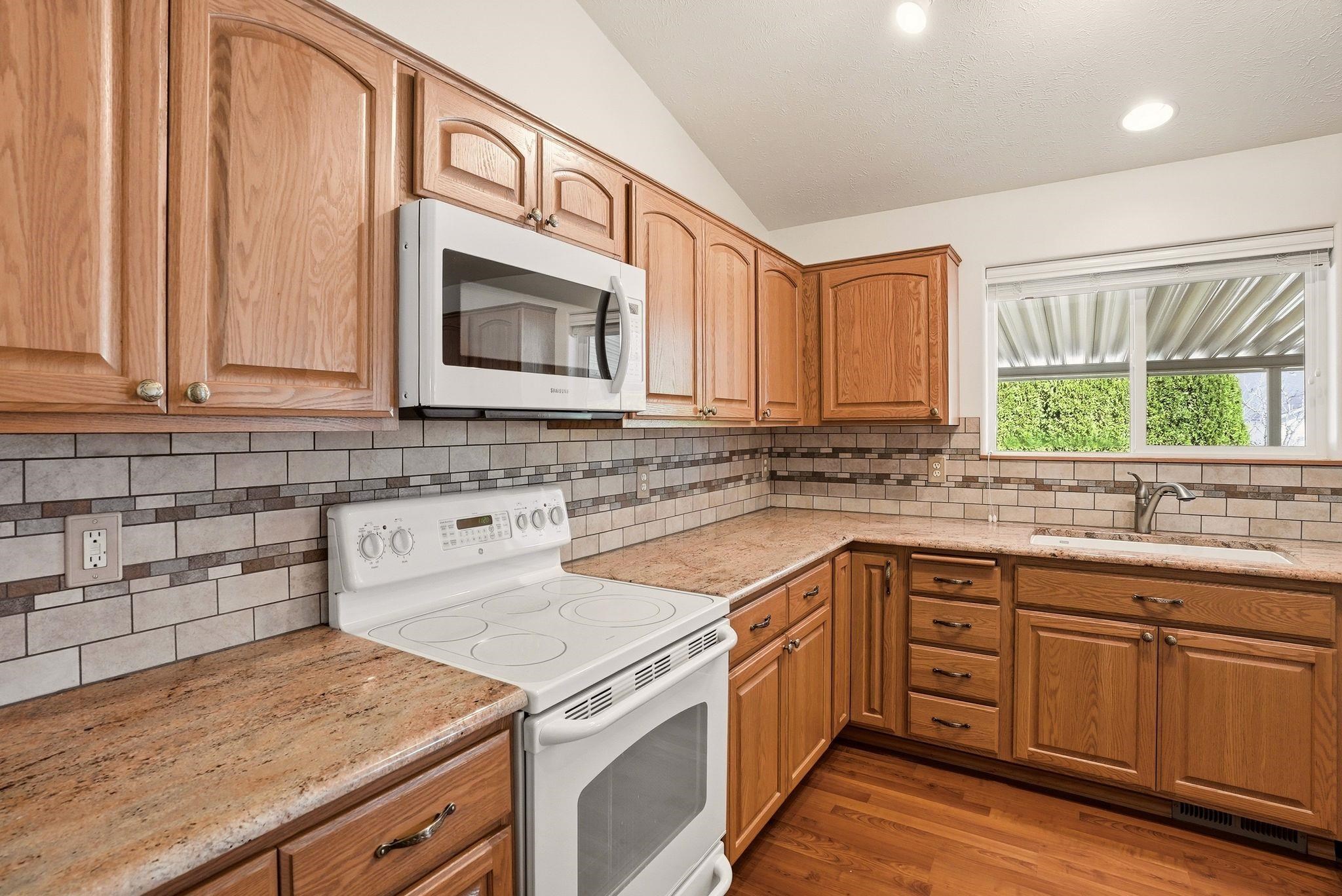 1703 E Grassland Ct - Photo 11
