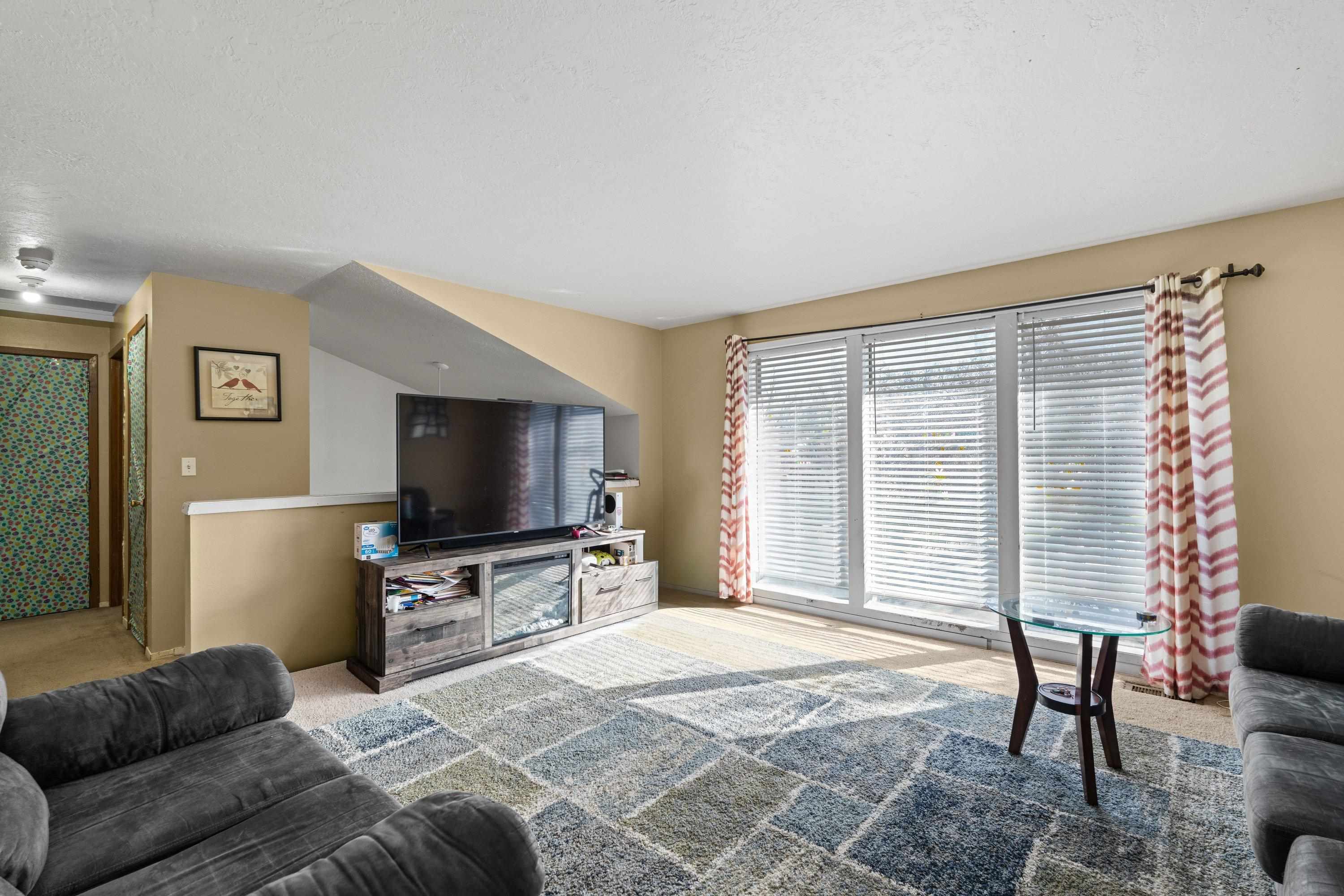 902 S Calvin Rd - Photo 5