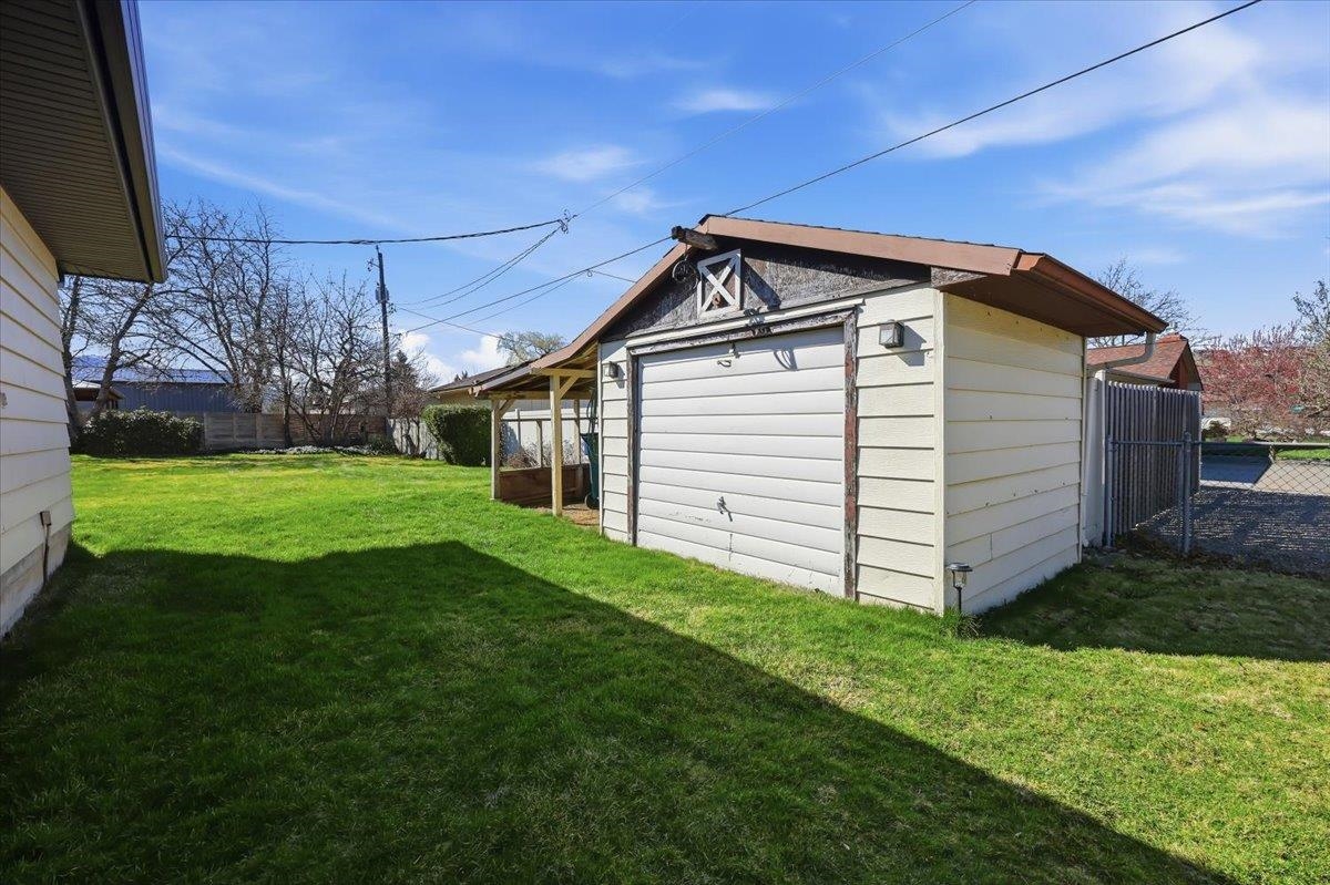 319 N Molter Rd - Photo 27