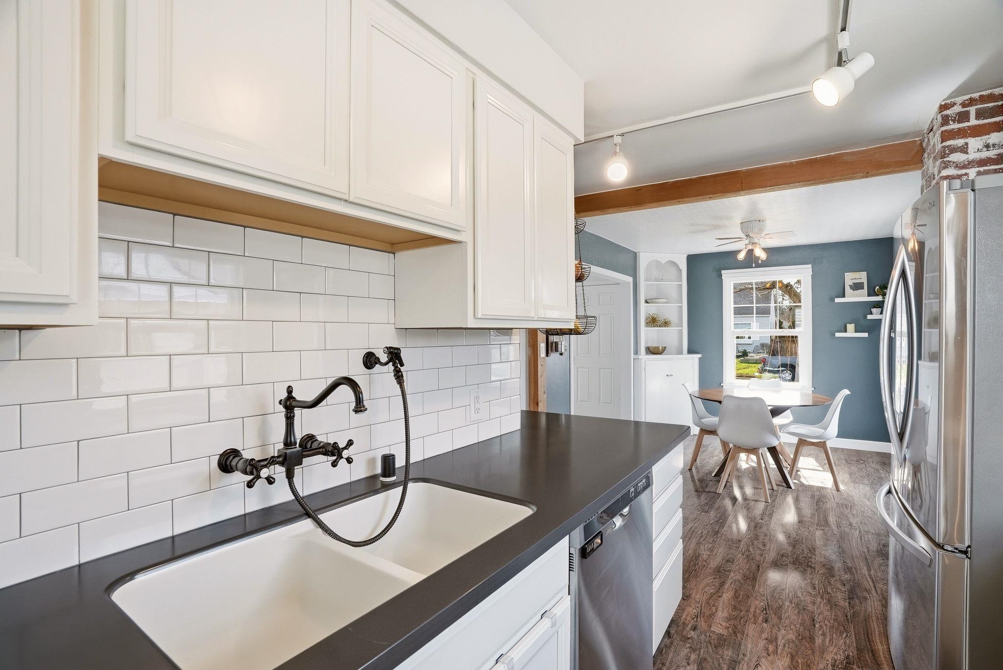 925 E Thurston Ave - Photo 12