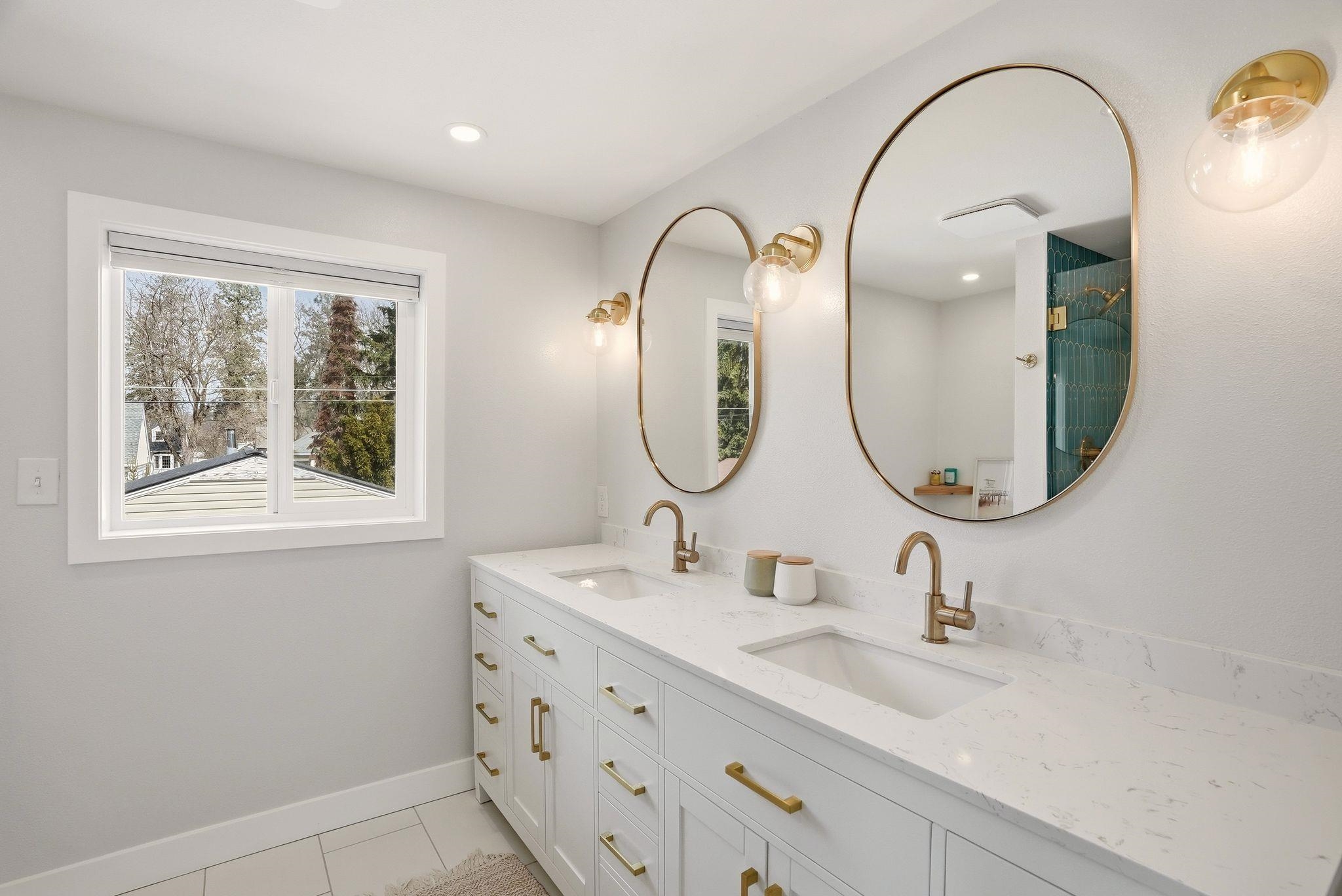 925 E Thurston Ave - Photo 18