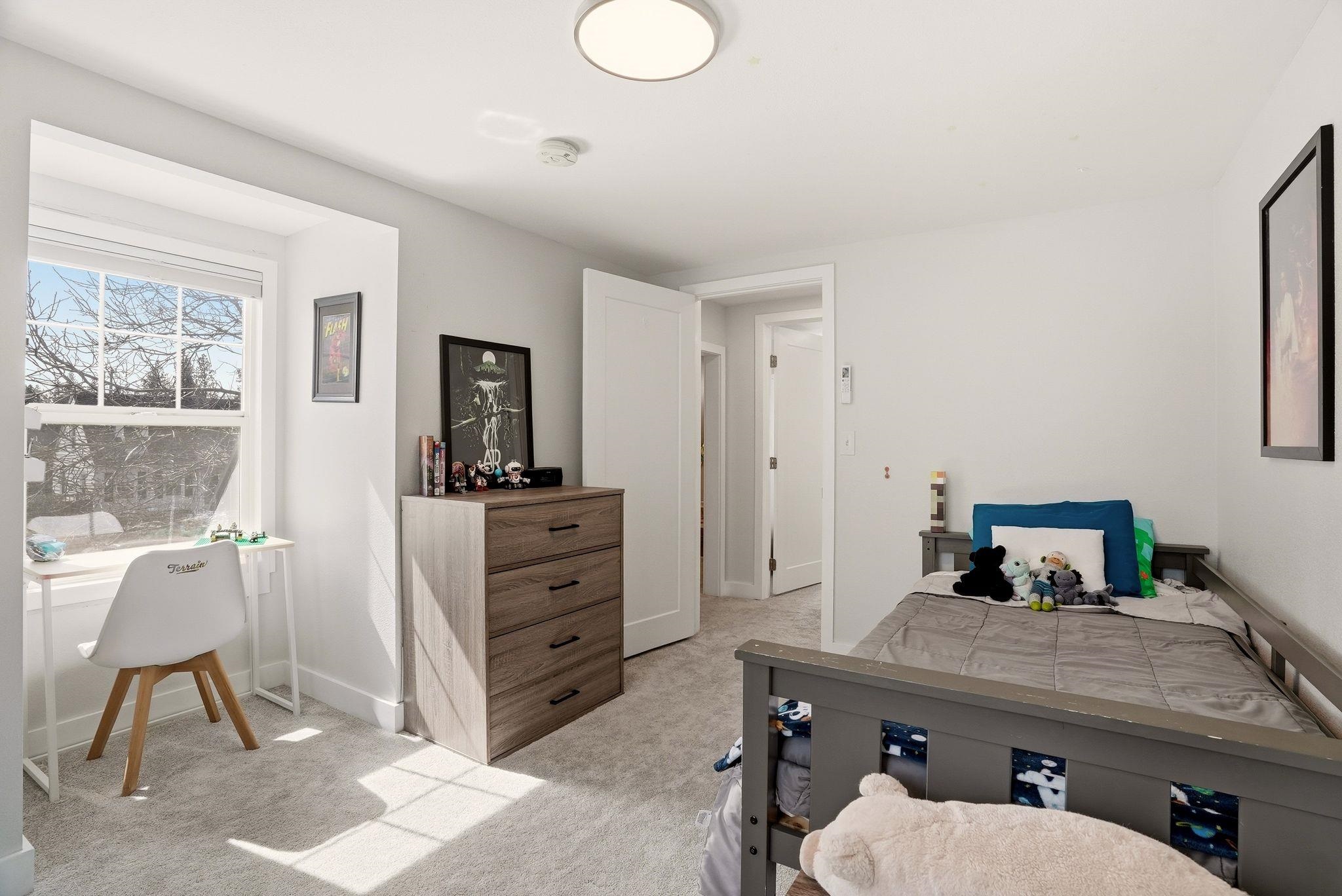 925 E Thurston Ave - Photo 24