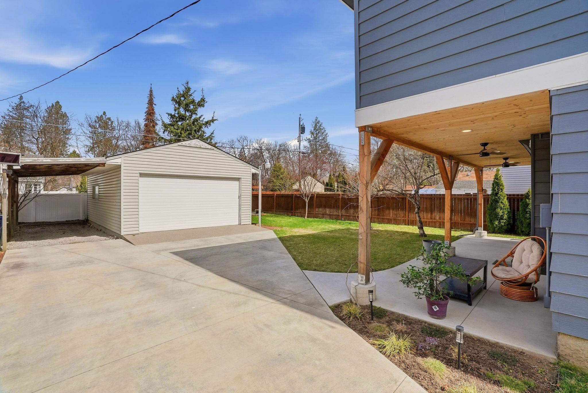925 E Thurston Ave - Photo 30