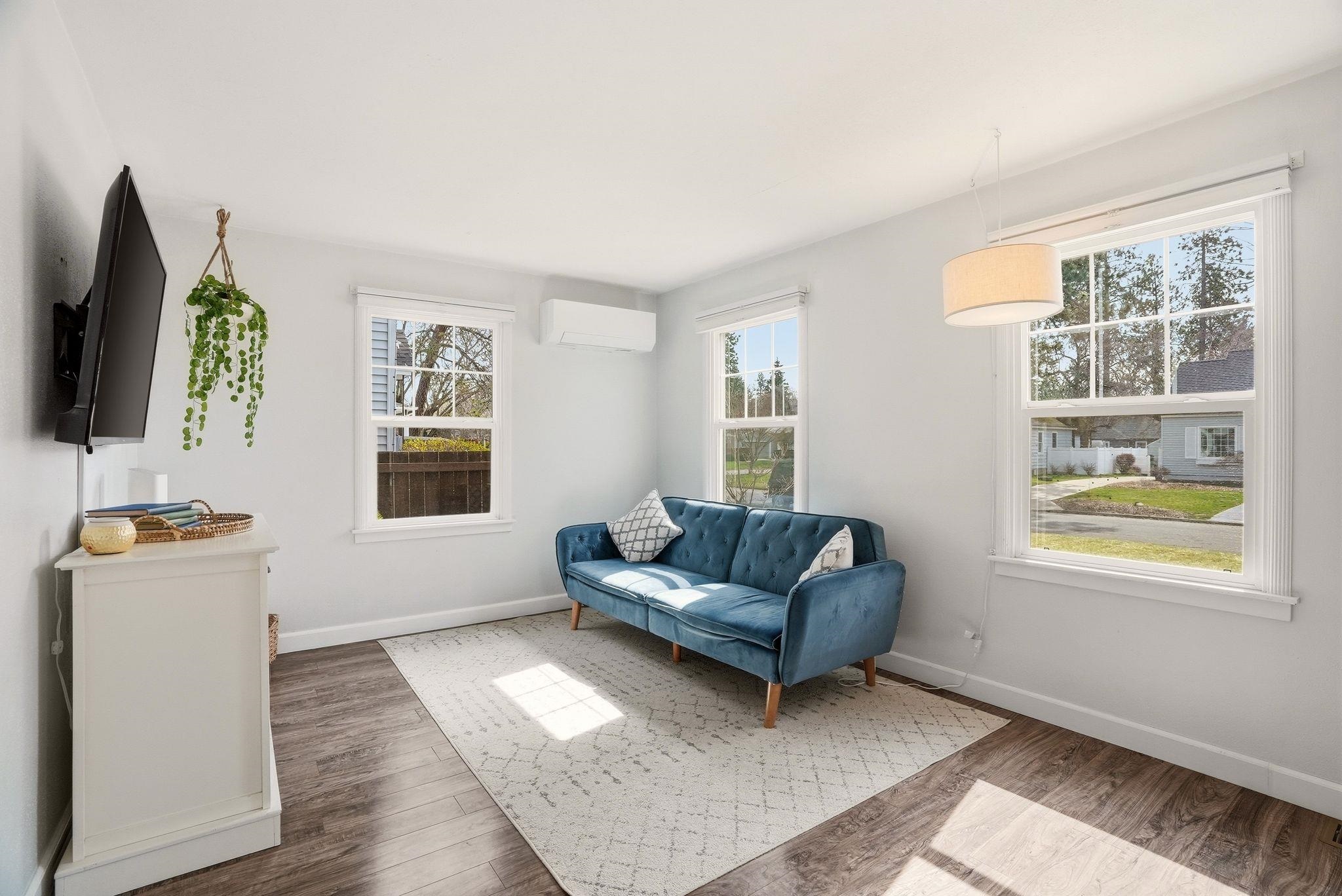 925 E Thurston Ave - Photo 5