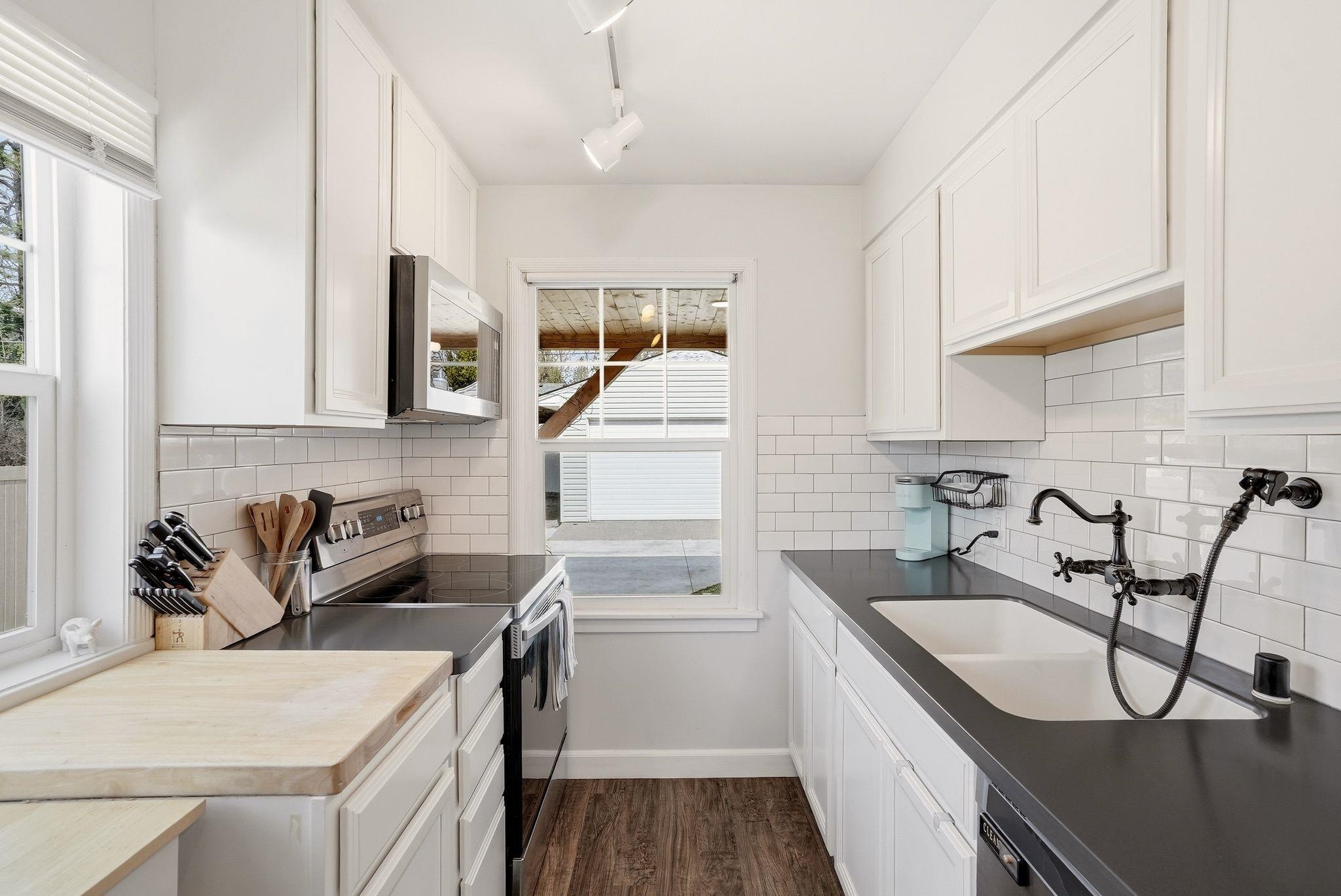 925 E Thurston Ave - Photo 10