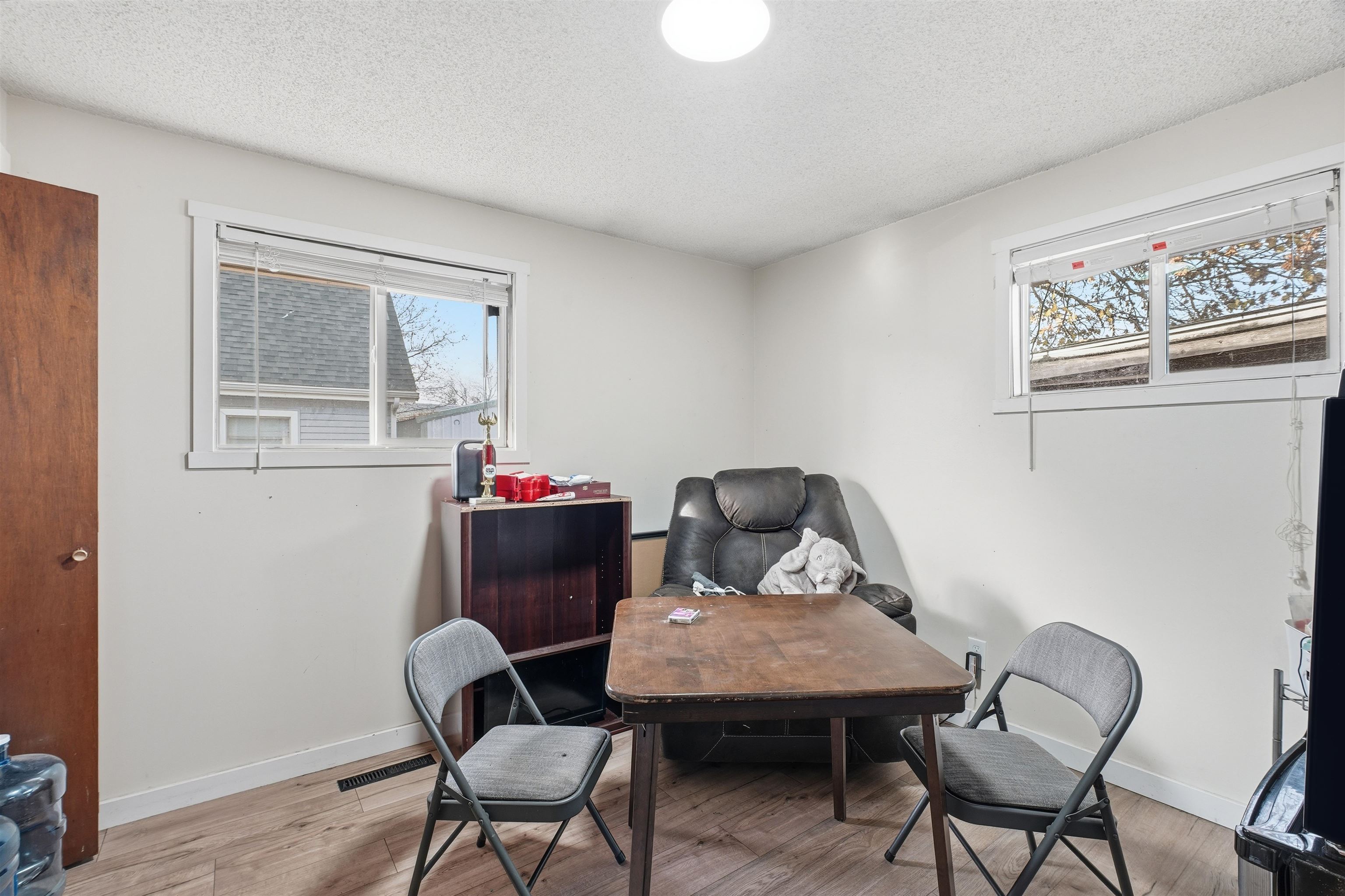 1315 E Bridgeport Ave - Photo 12