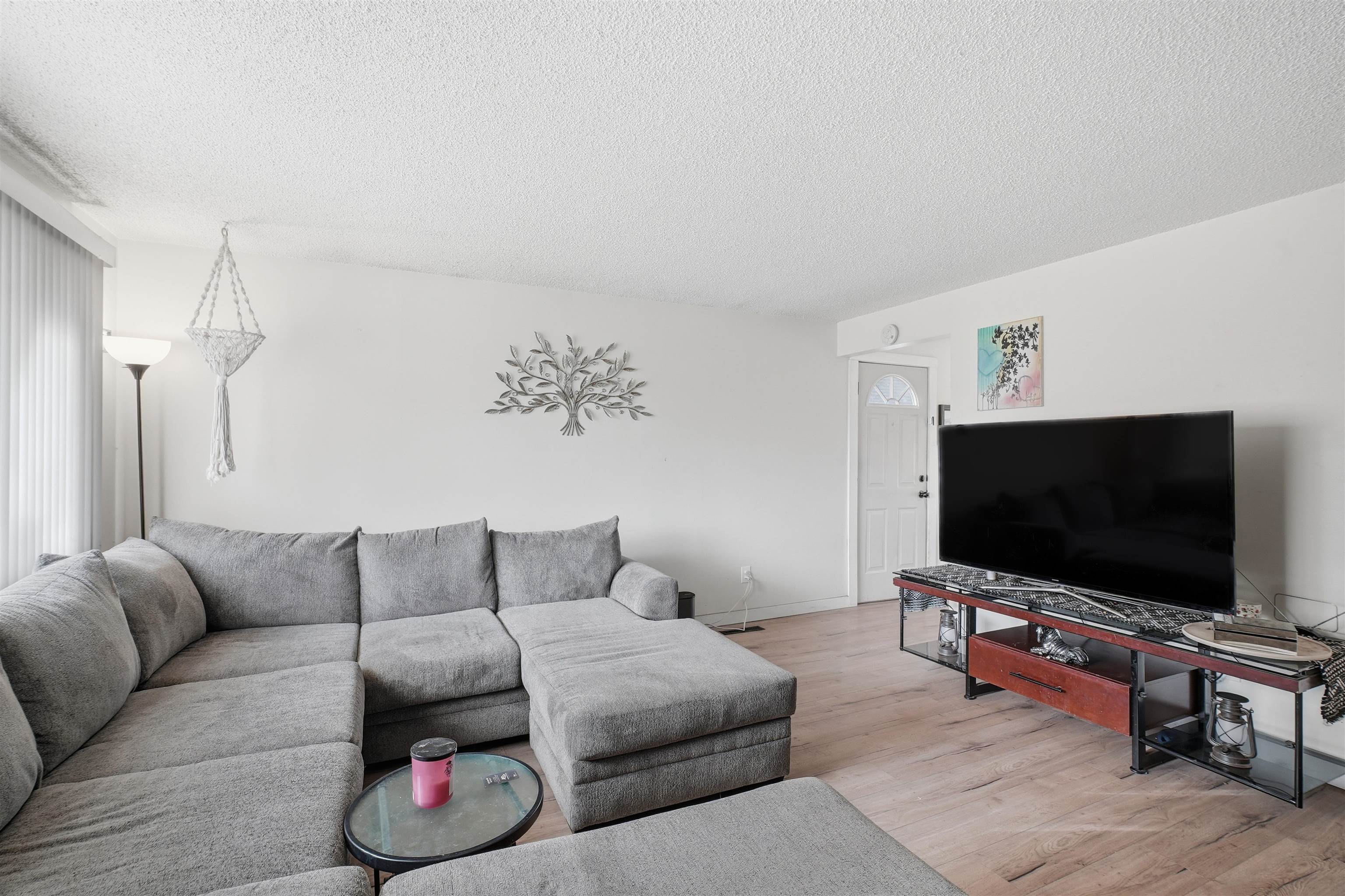 1315 E Bridgeport Ave - Photo 3