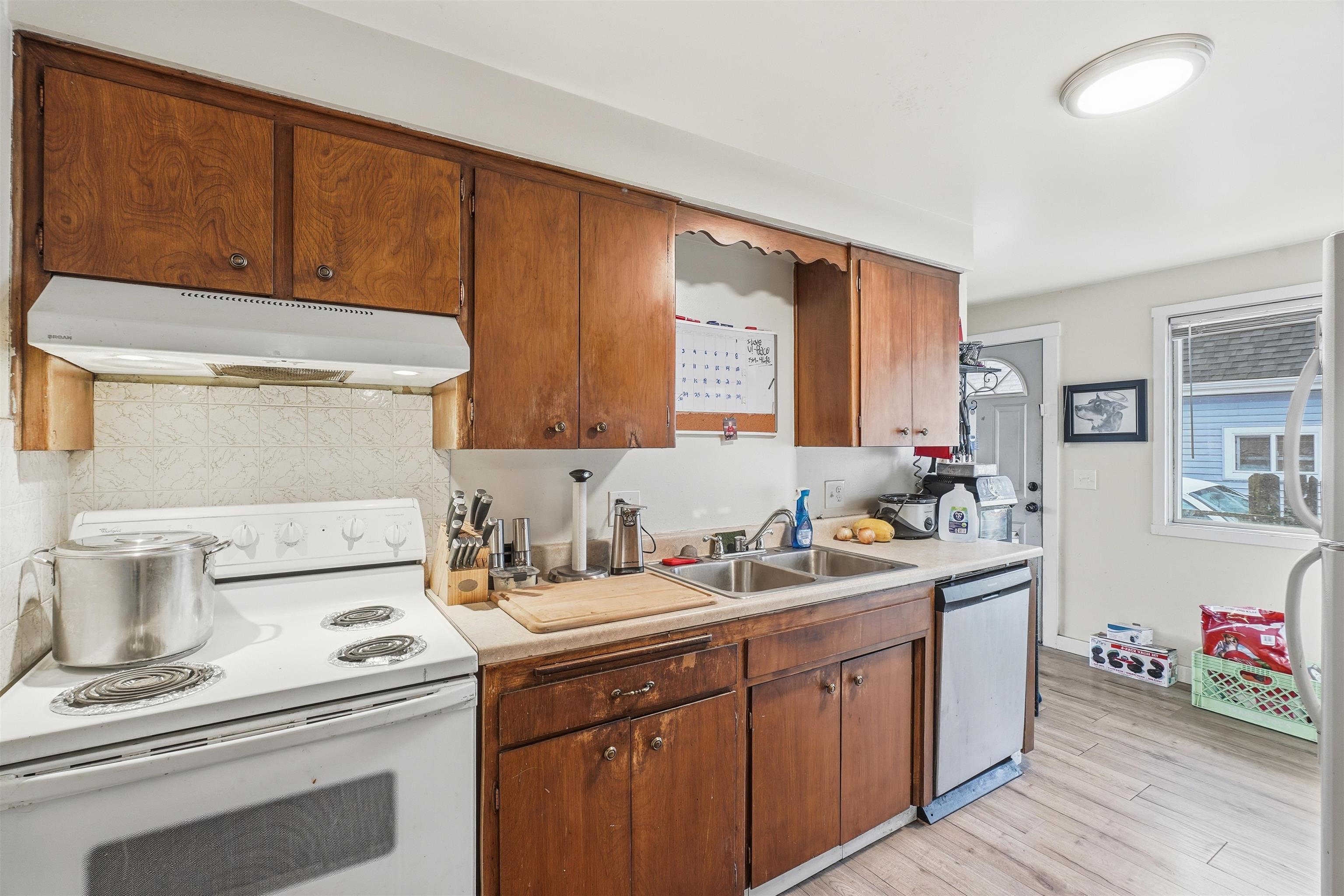 1315 E Bridgeport Ave - Photo 7