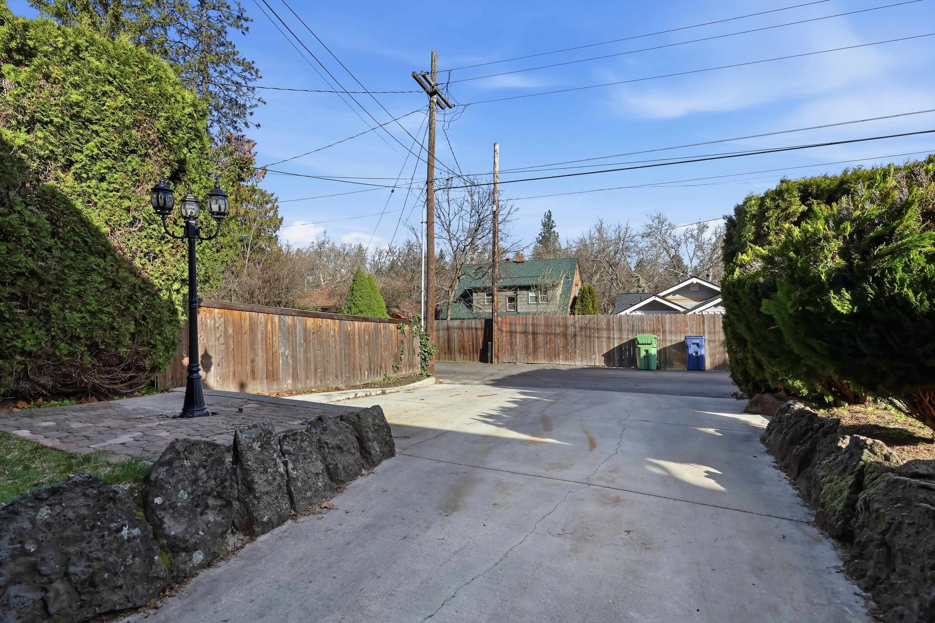 618 W 22nd Ave - Photo 31