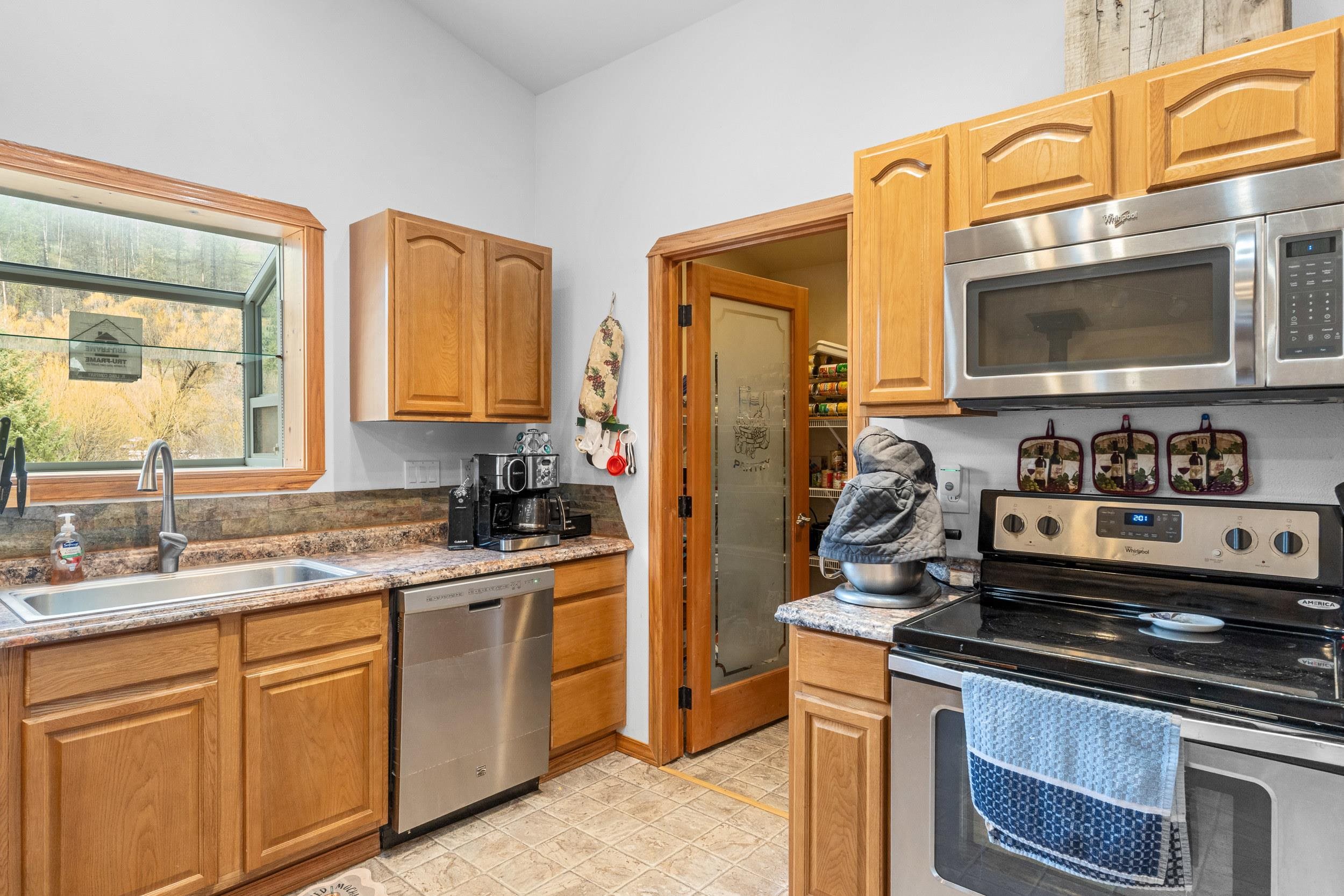 1527 Pingston Creek Rd - Photo 17