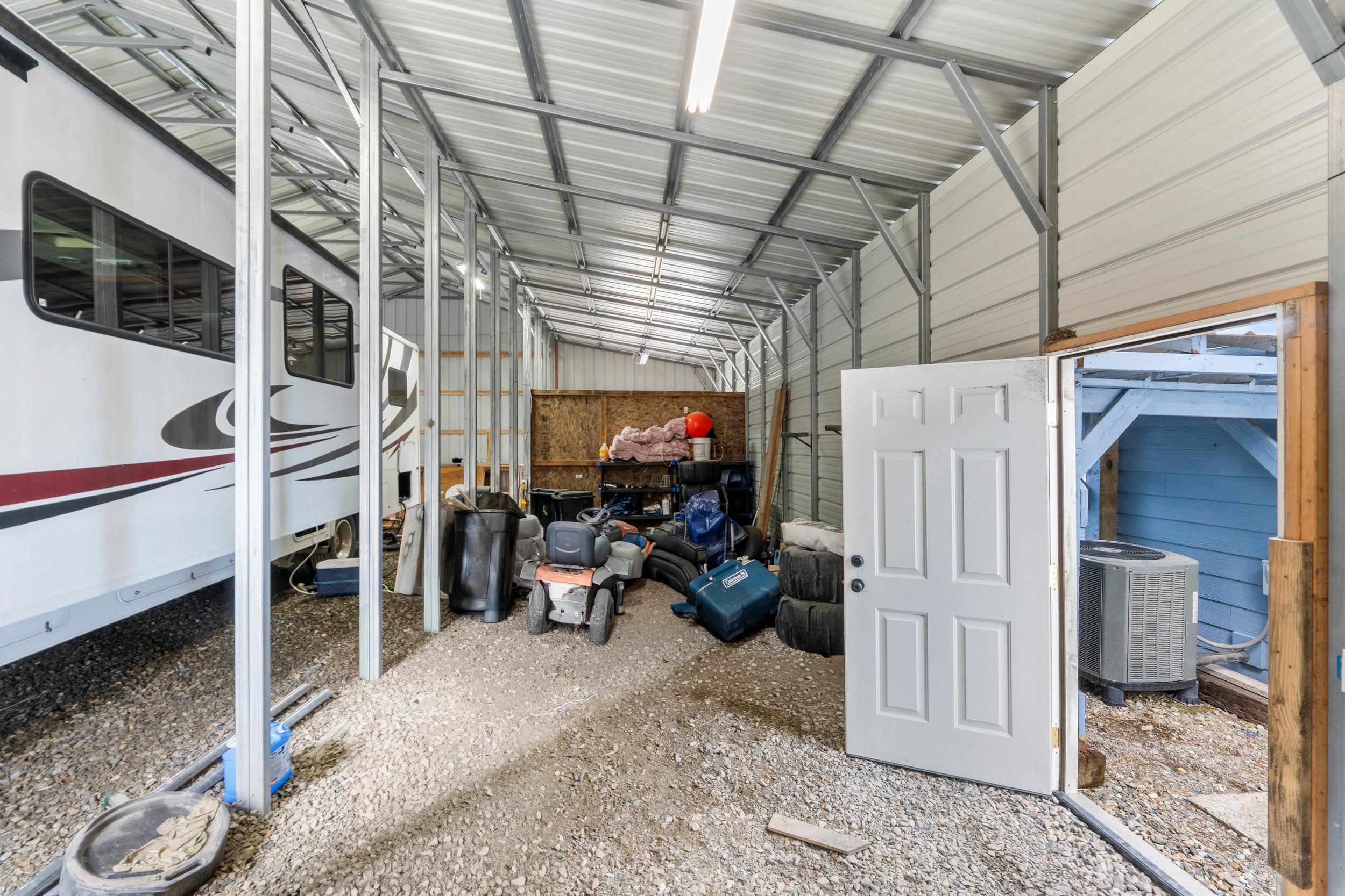 1527 Pingston Creek Rd - Photo 36