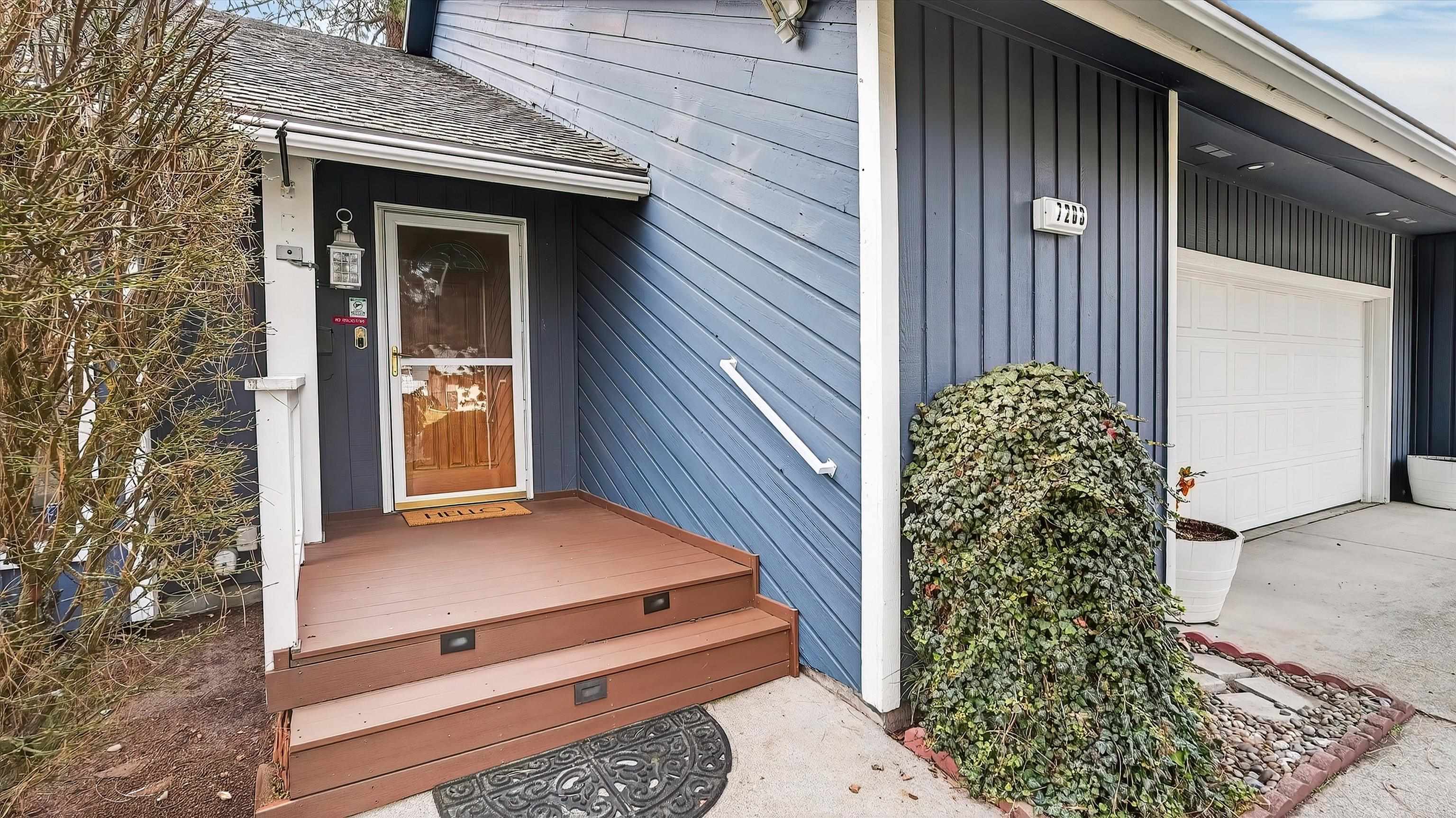 7203 N Sutherlin St - Photo 2