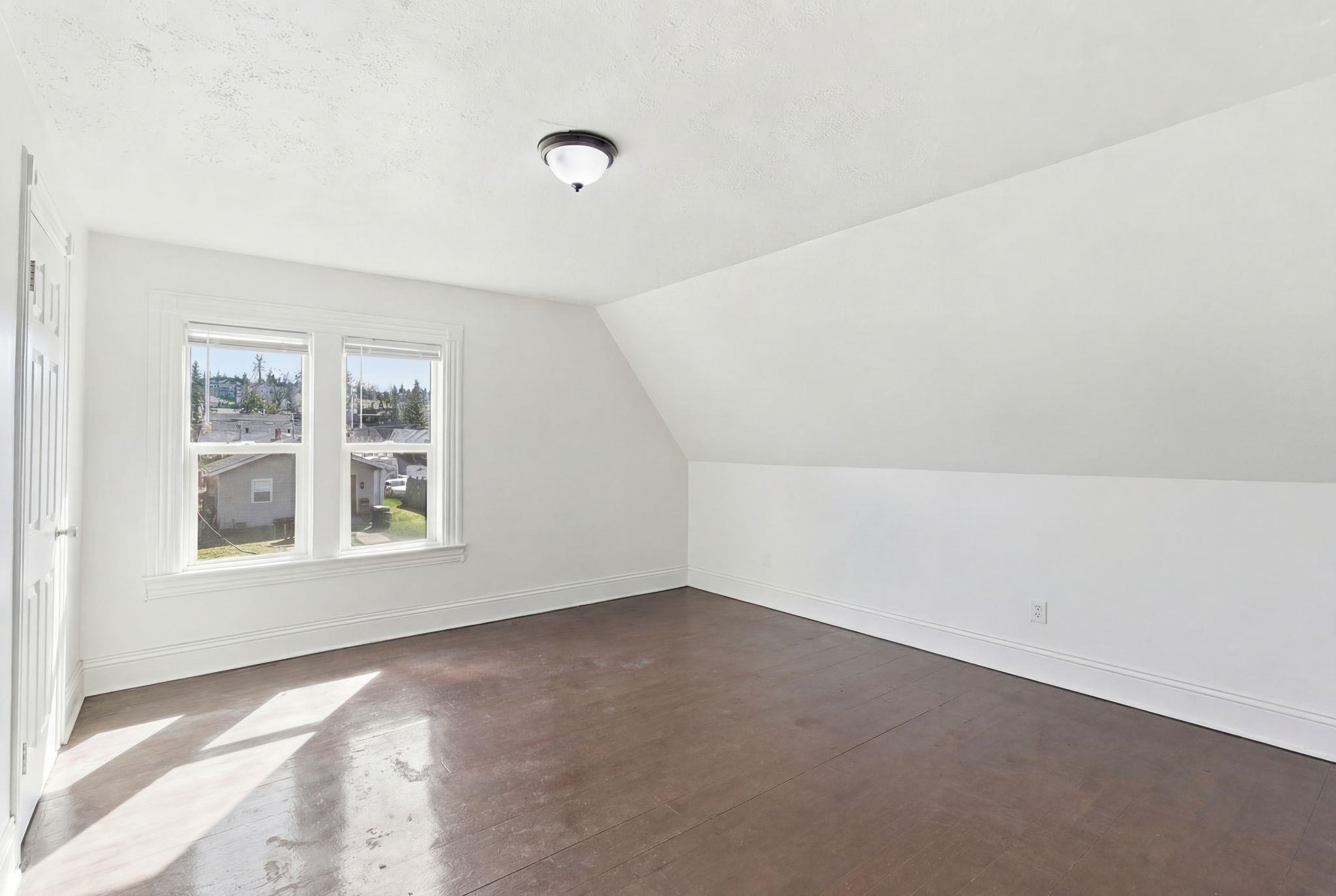 1919 E 4th Ave - Photo 11