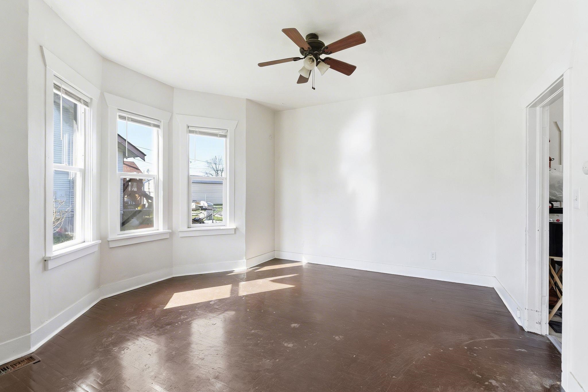 1919 E 4th Ave - Photo 3