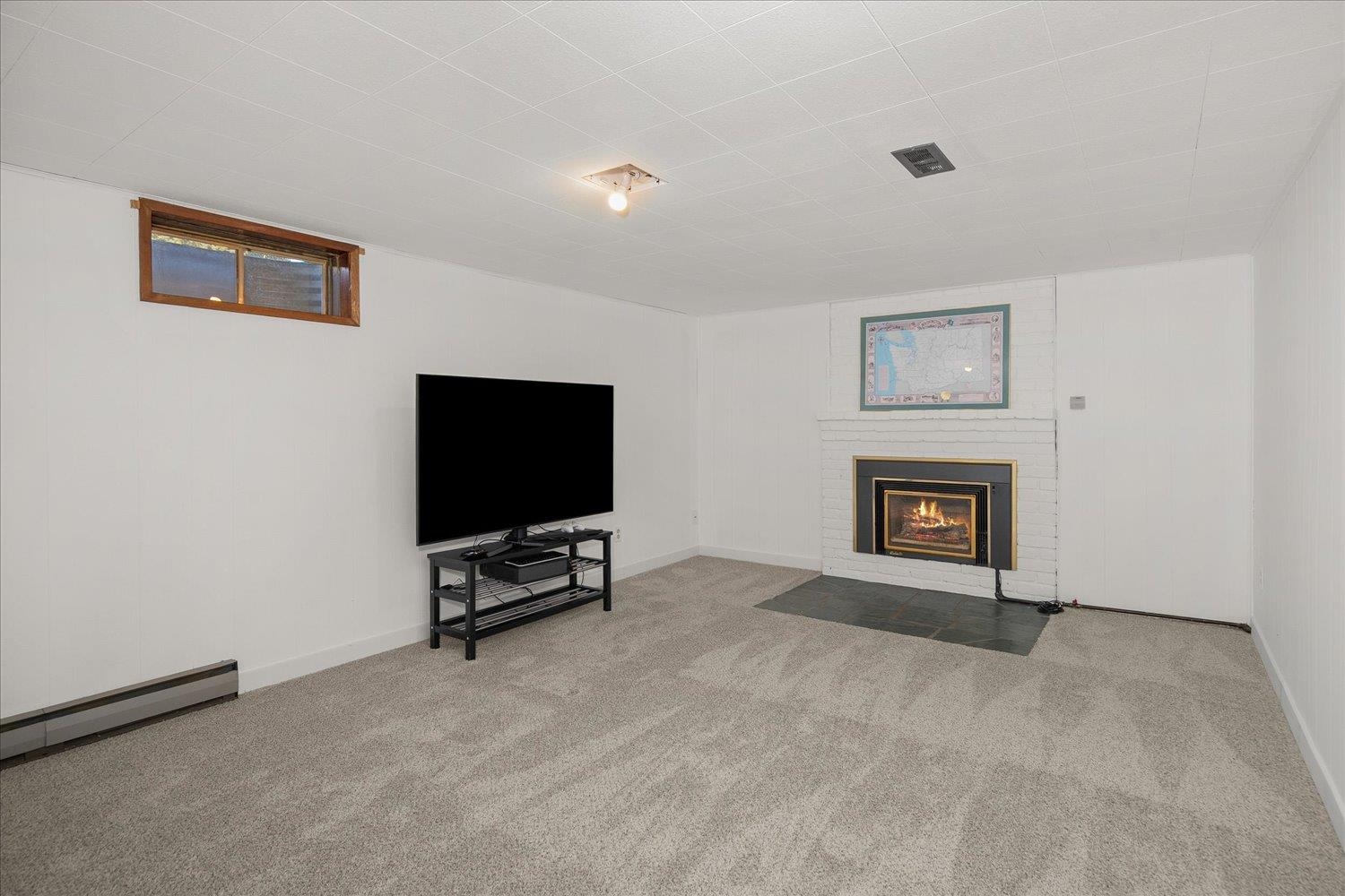 13622 E 16th Ave - Photo 17