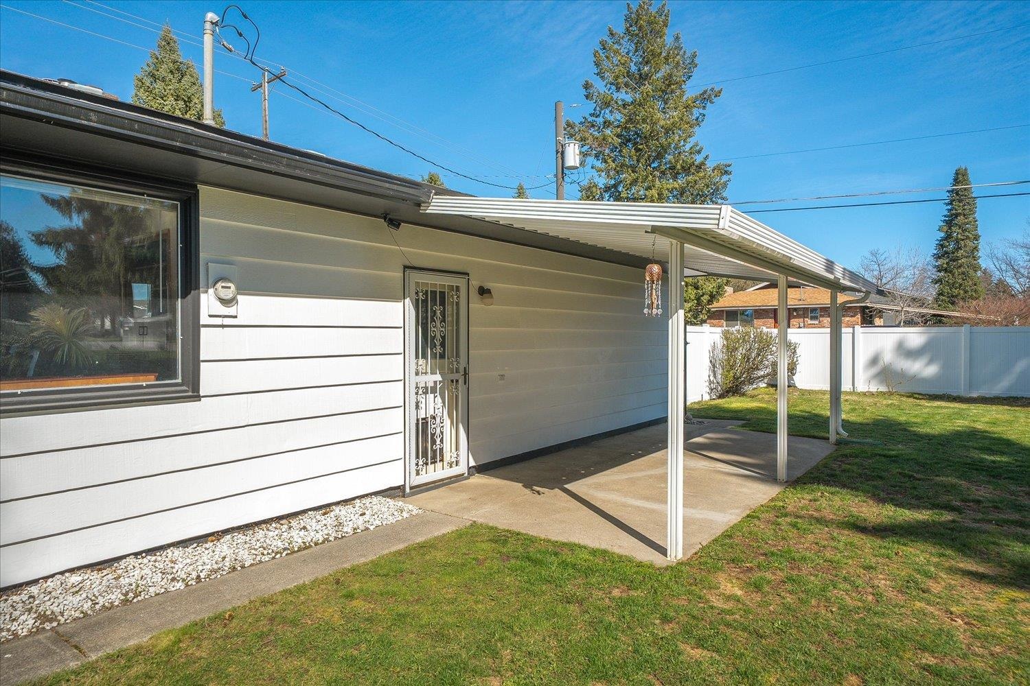 13622 E 16th Ave - Photo 23