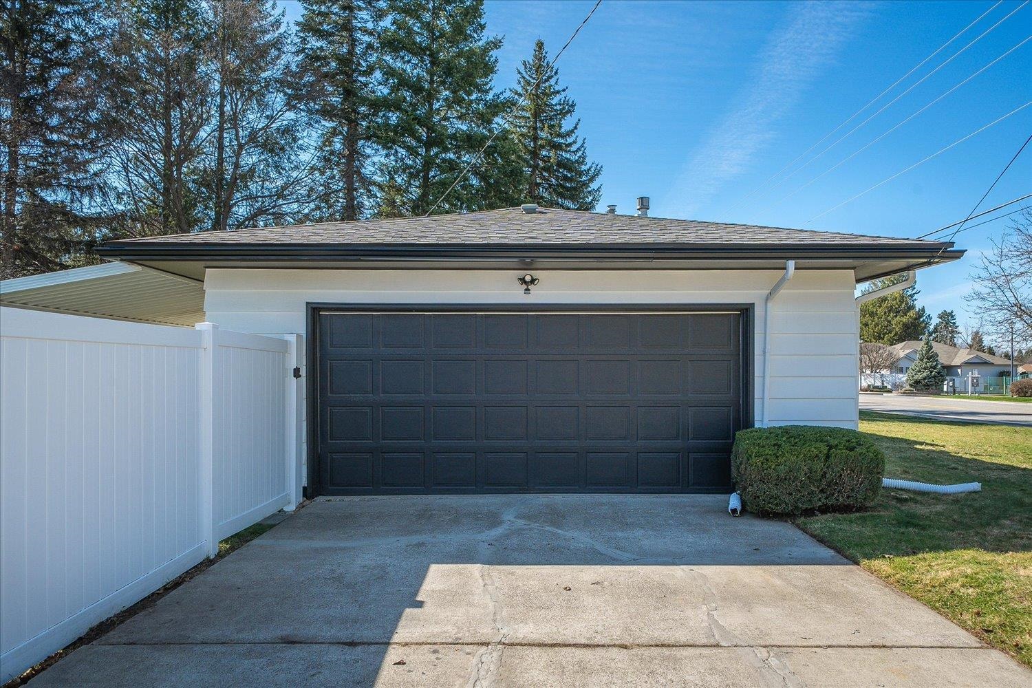 13622 E 16th Ave - Photo 24