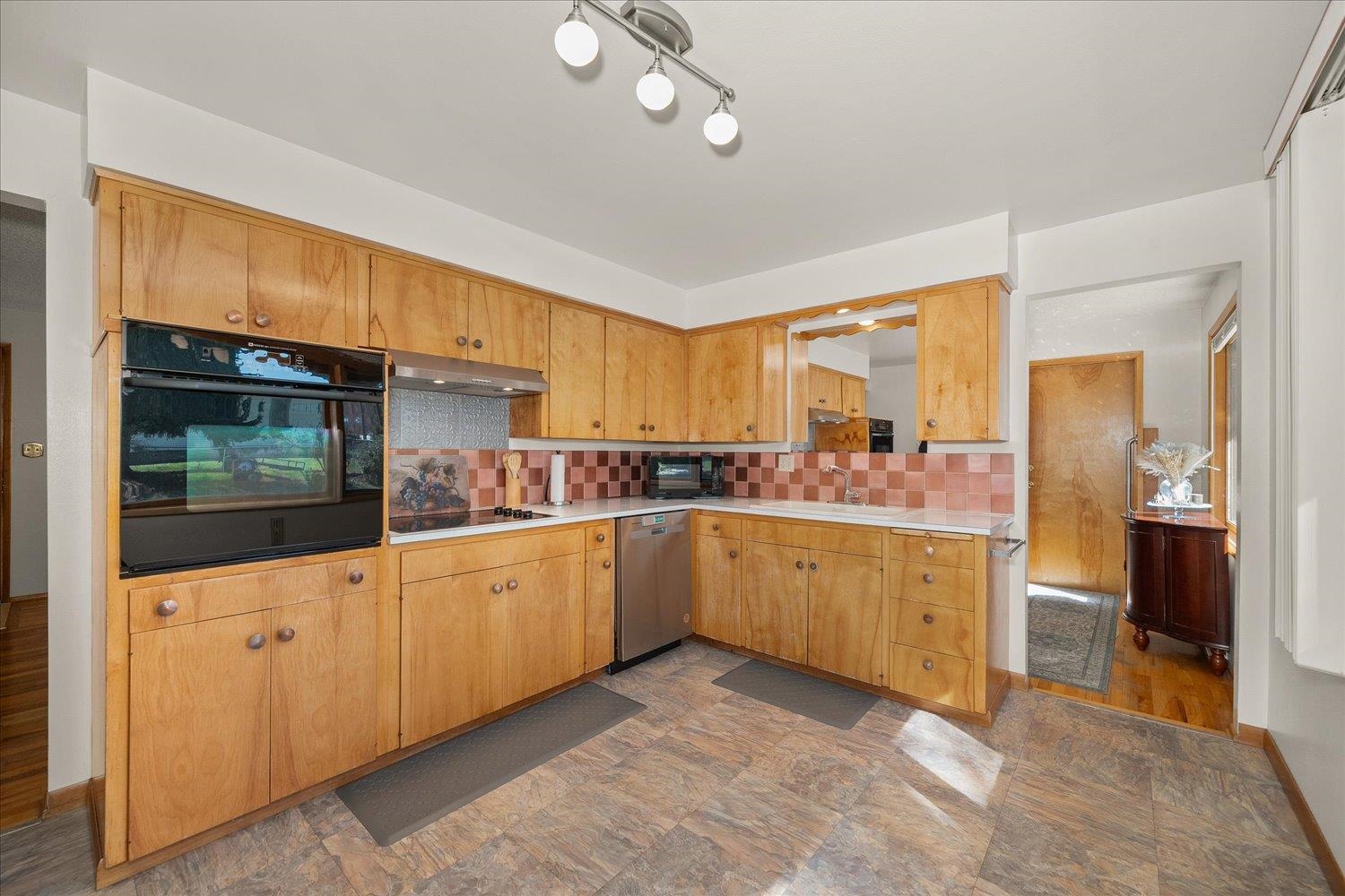 13622 E 16th Ave - Photo 9