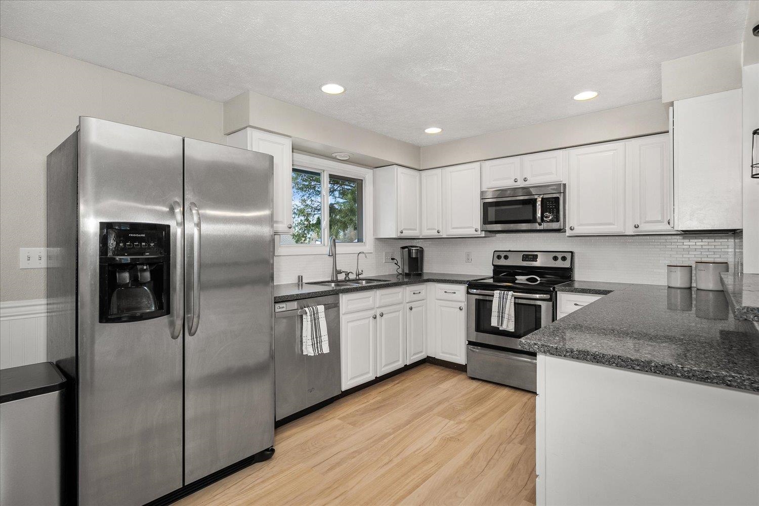 320 W Chatham Ct - Photo 12