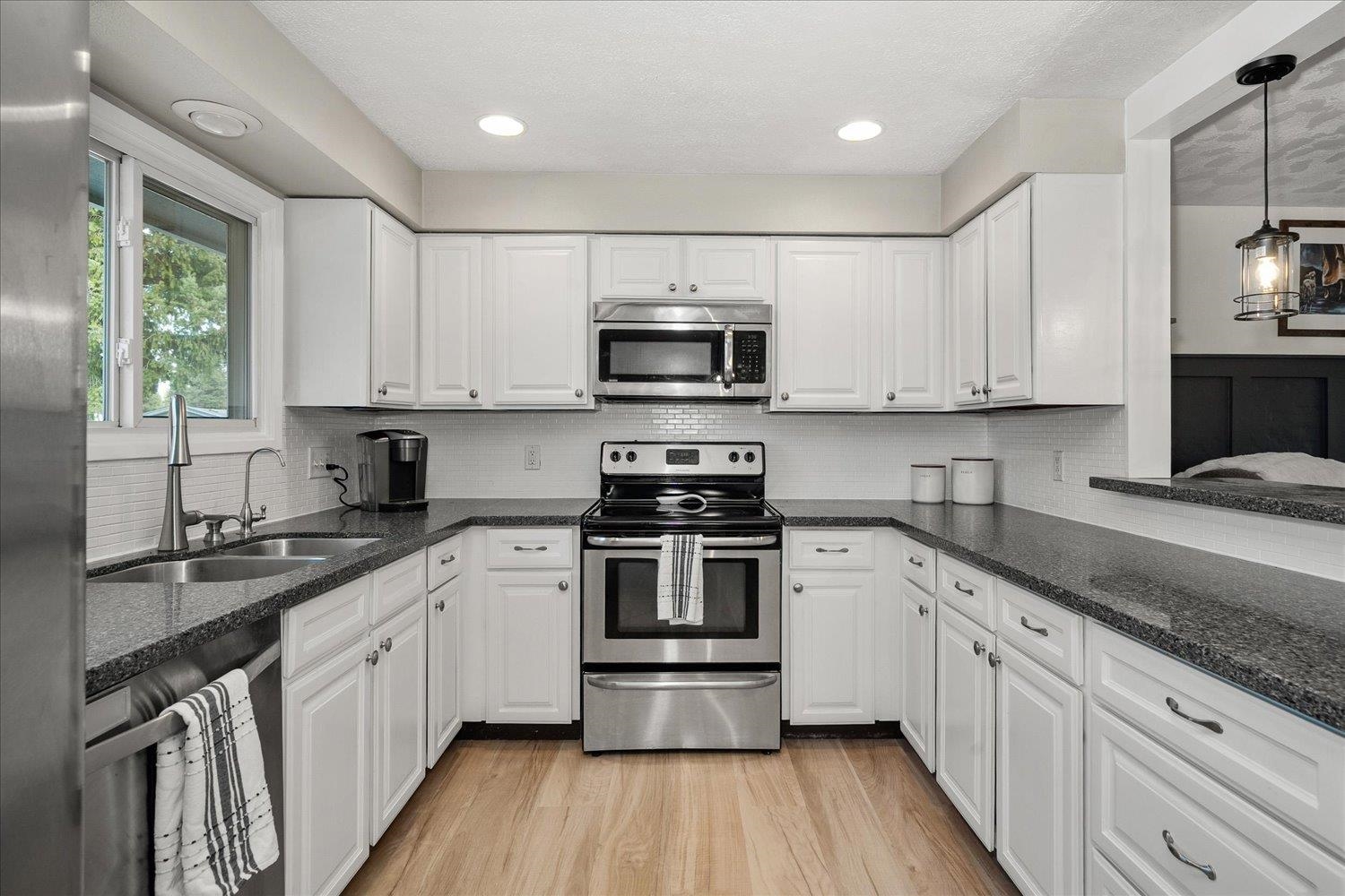 320 W Chatham Ct - Photo 13
