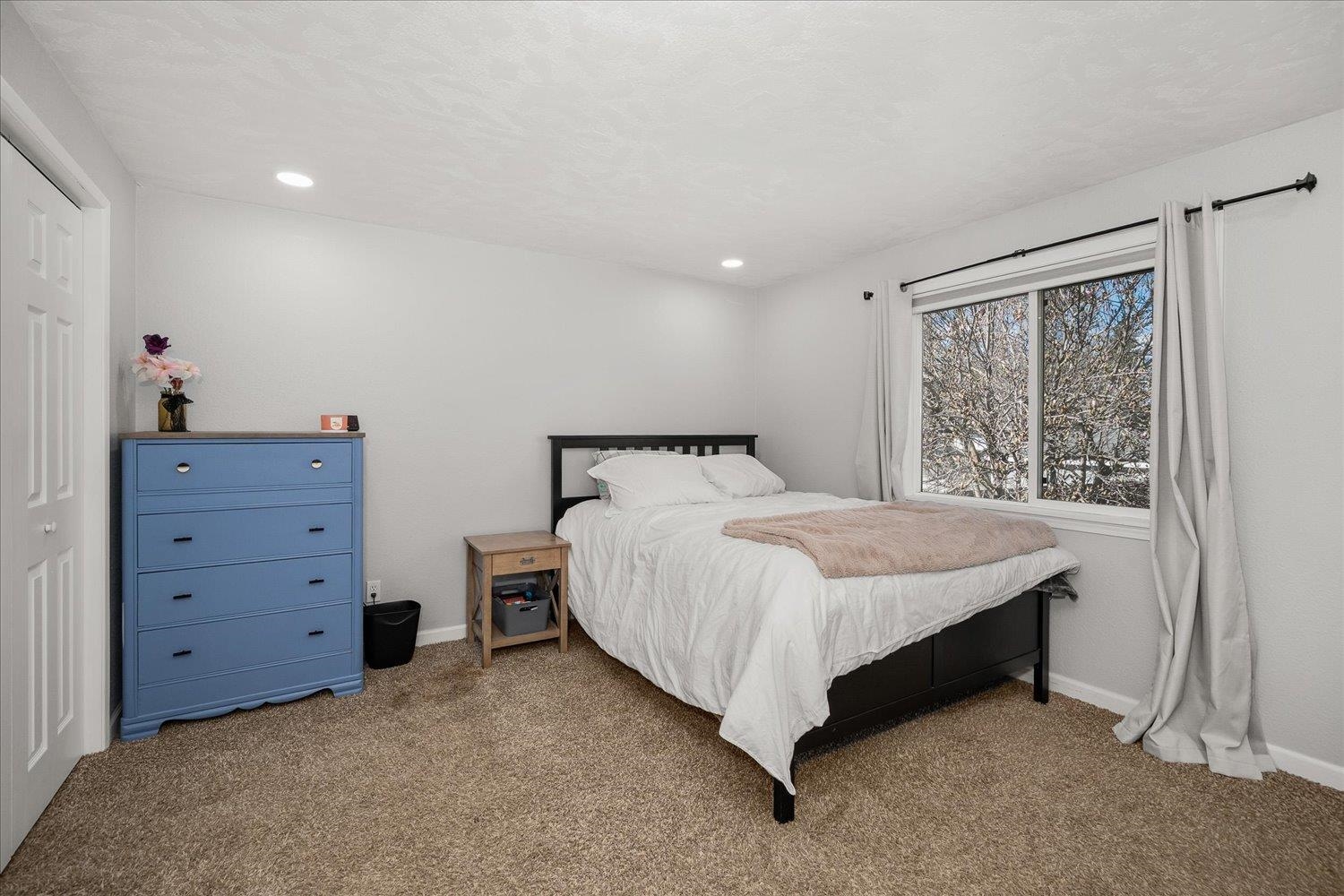 320 W Chatham Ct - Photo 17