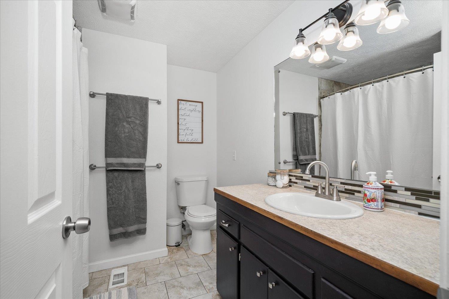 320 W Chatham Ct - Photo 20