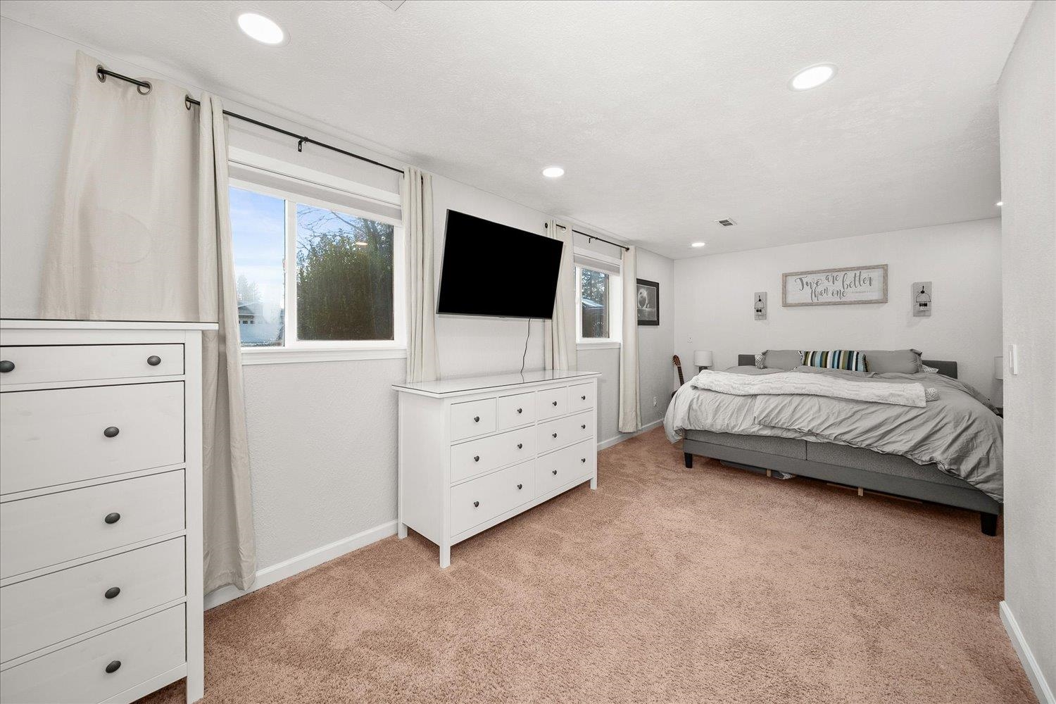 320 W Chatham Ct - Photo 24