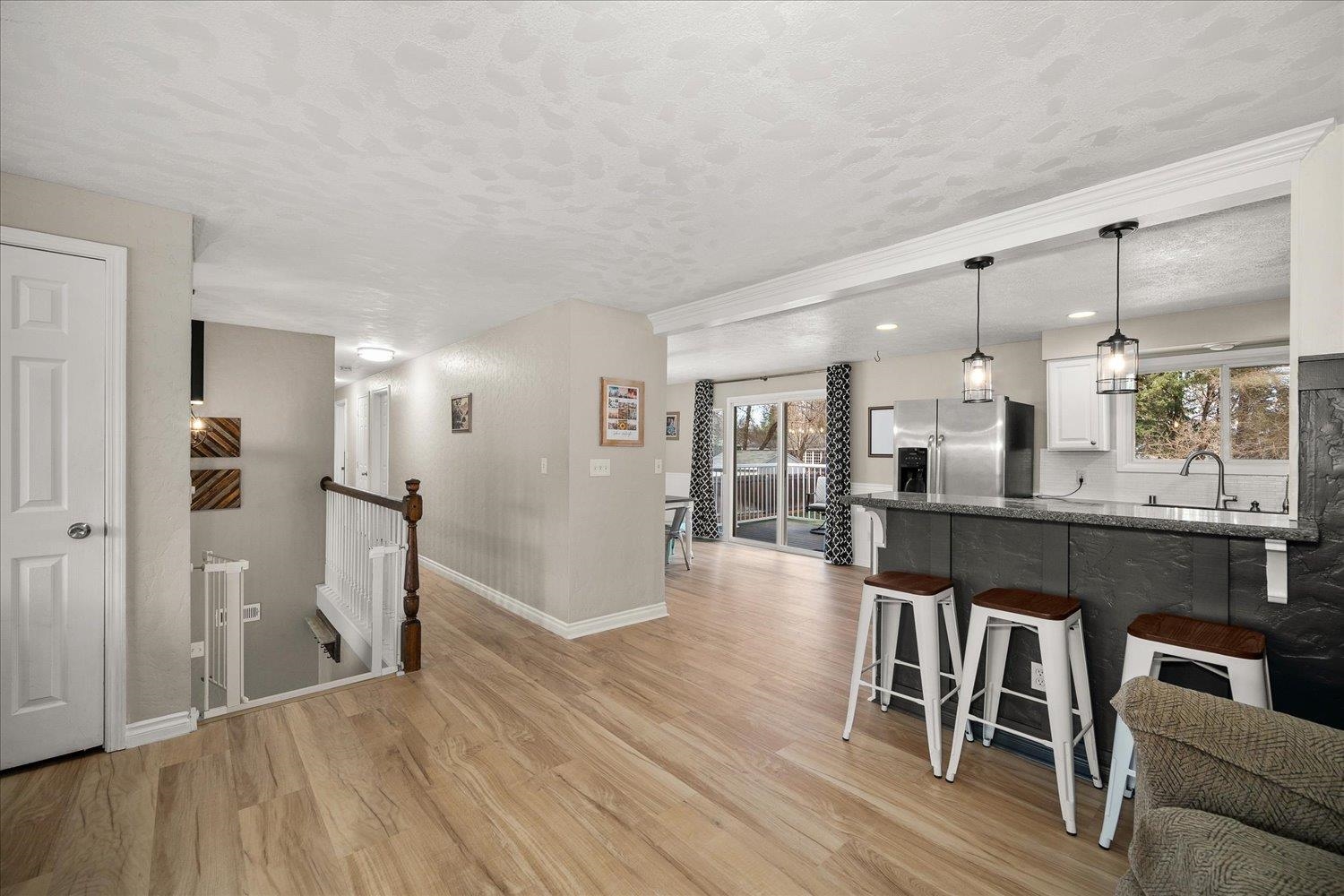 320 W Chatham Ct - Photo 9