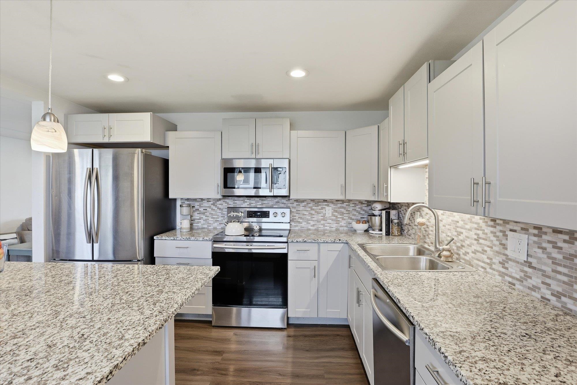 1007 E Farwell Rd - Photo 15