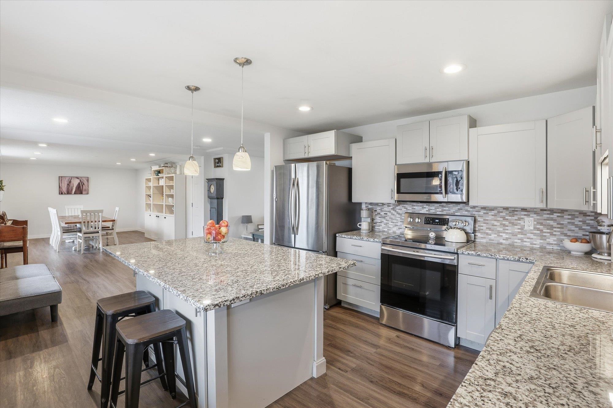 1007 E Farwell Rd - Photo 16