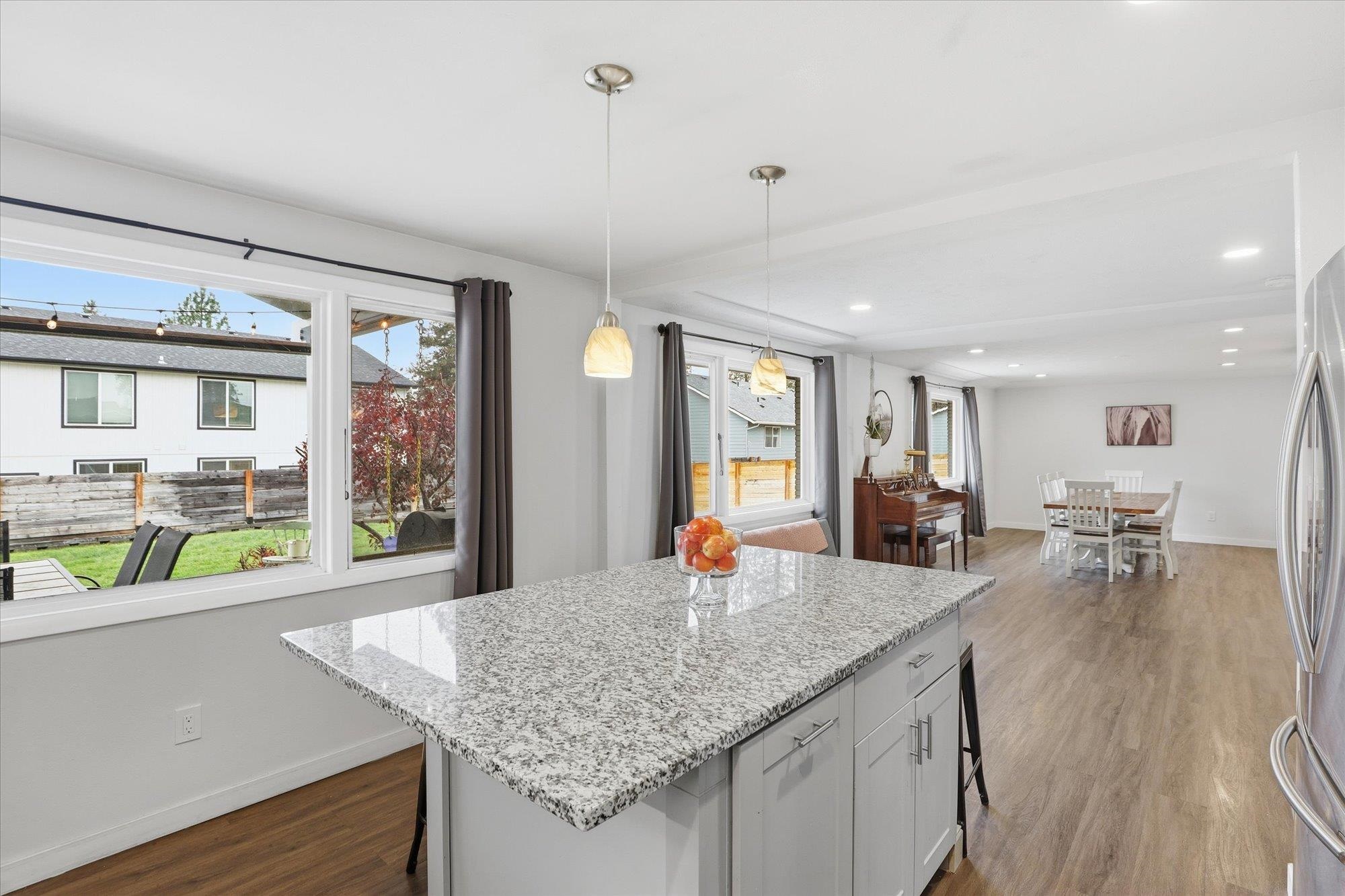 1007 E Farwell Rd - Photo 18