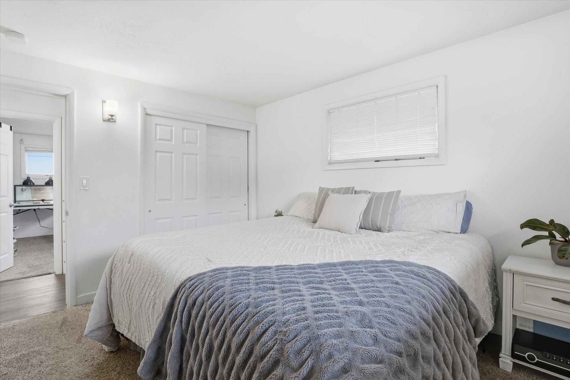 1007 E Farwell Rd - Photo 20