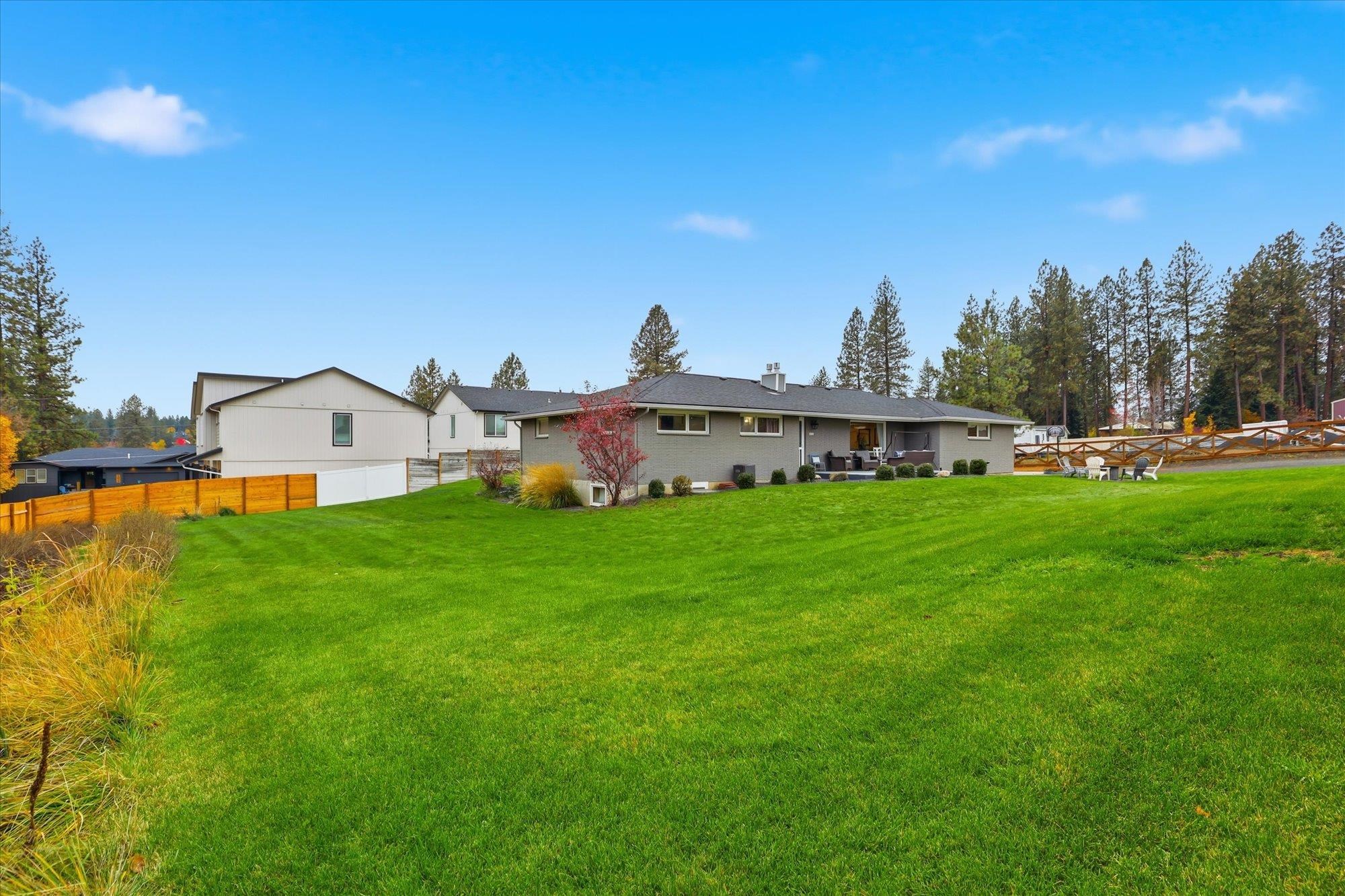 1007 E Farwell Rd - Photo 3