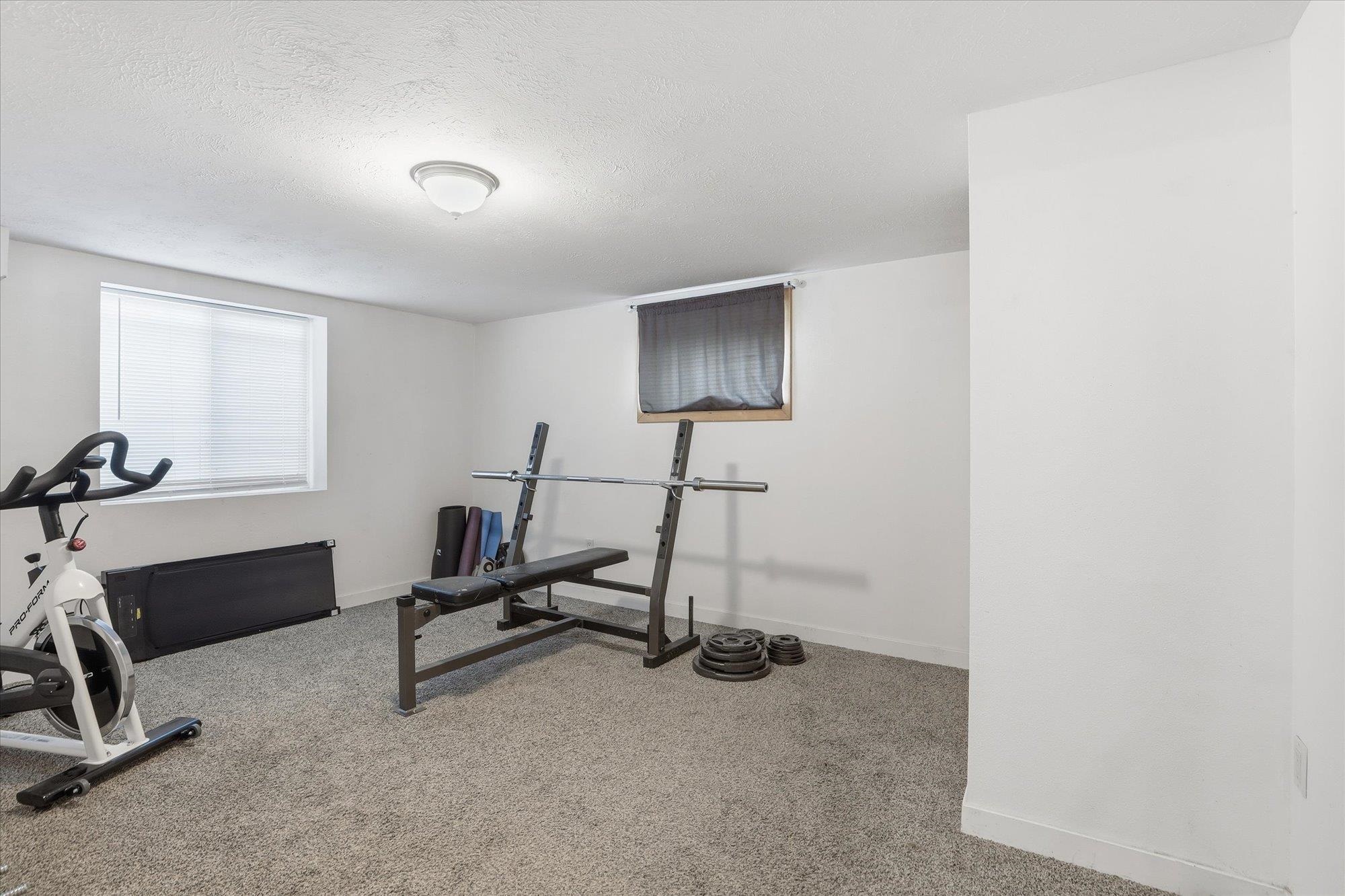 1007 E Farwell Rd - Photo 22