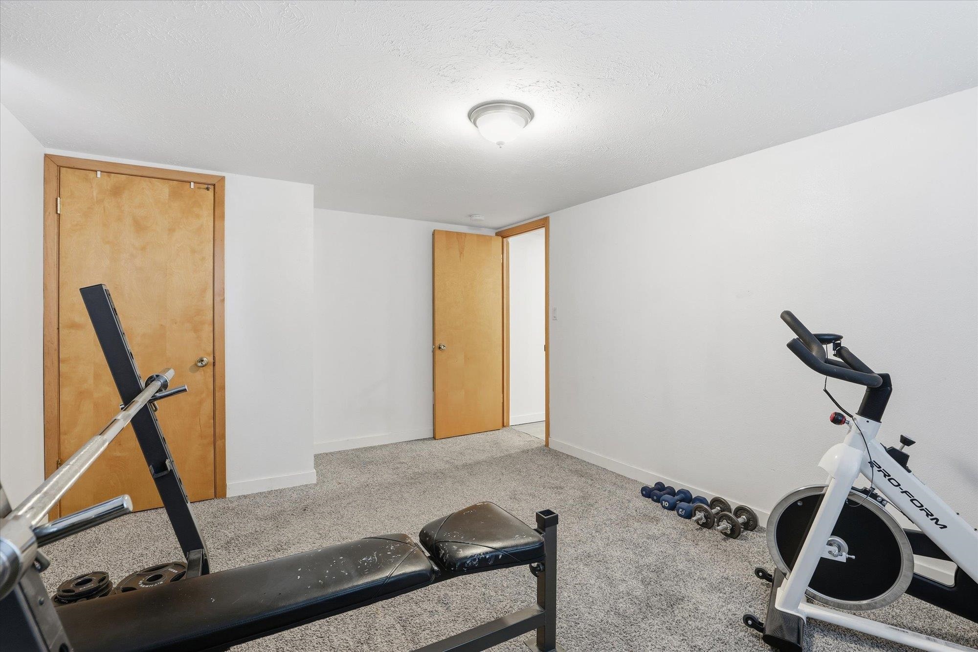 1007 E Farwell Rd - Photo 23