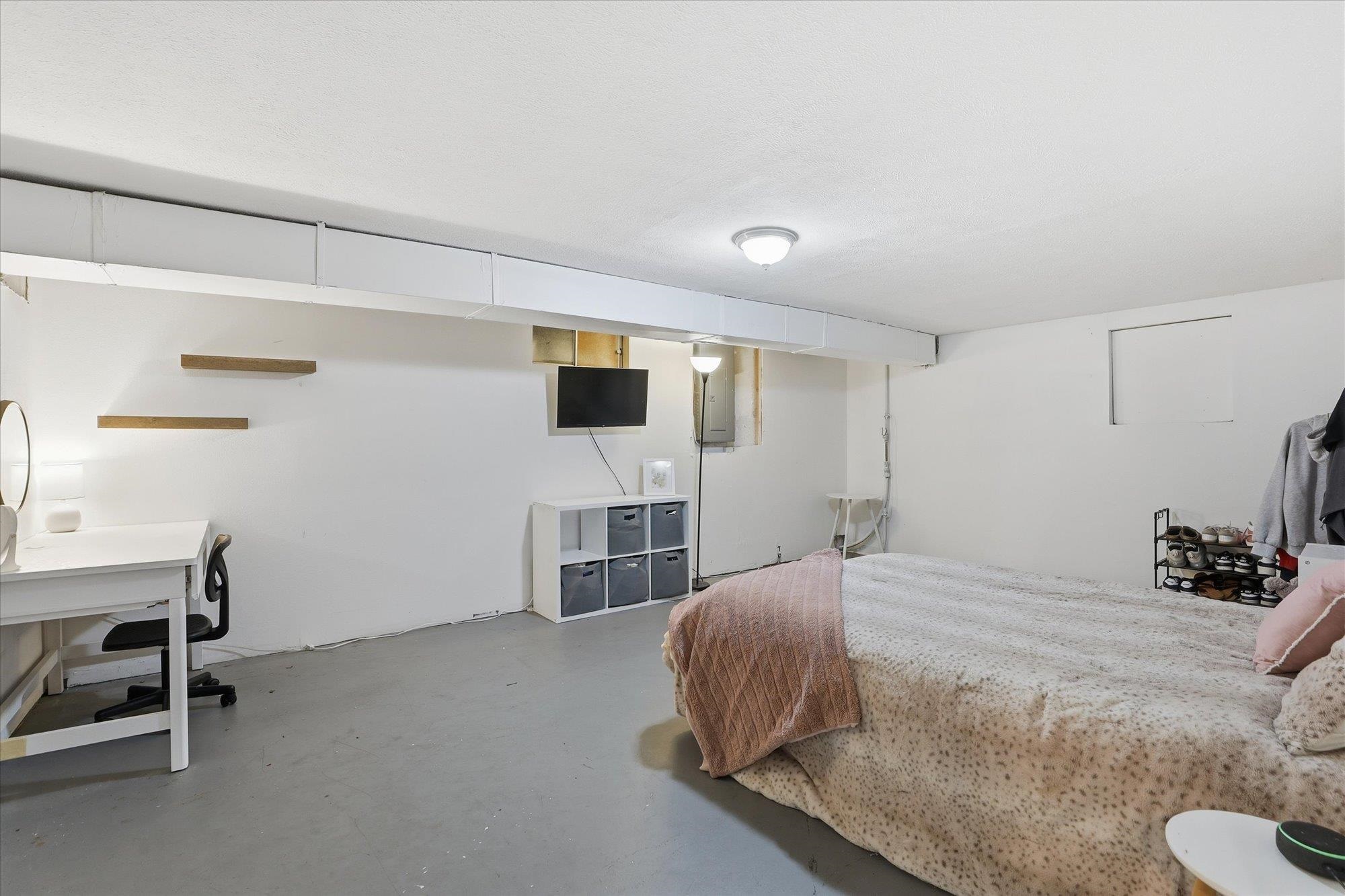 1007 E Farwell Rd - Photo 30