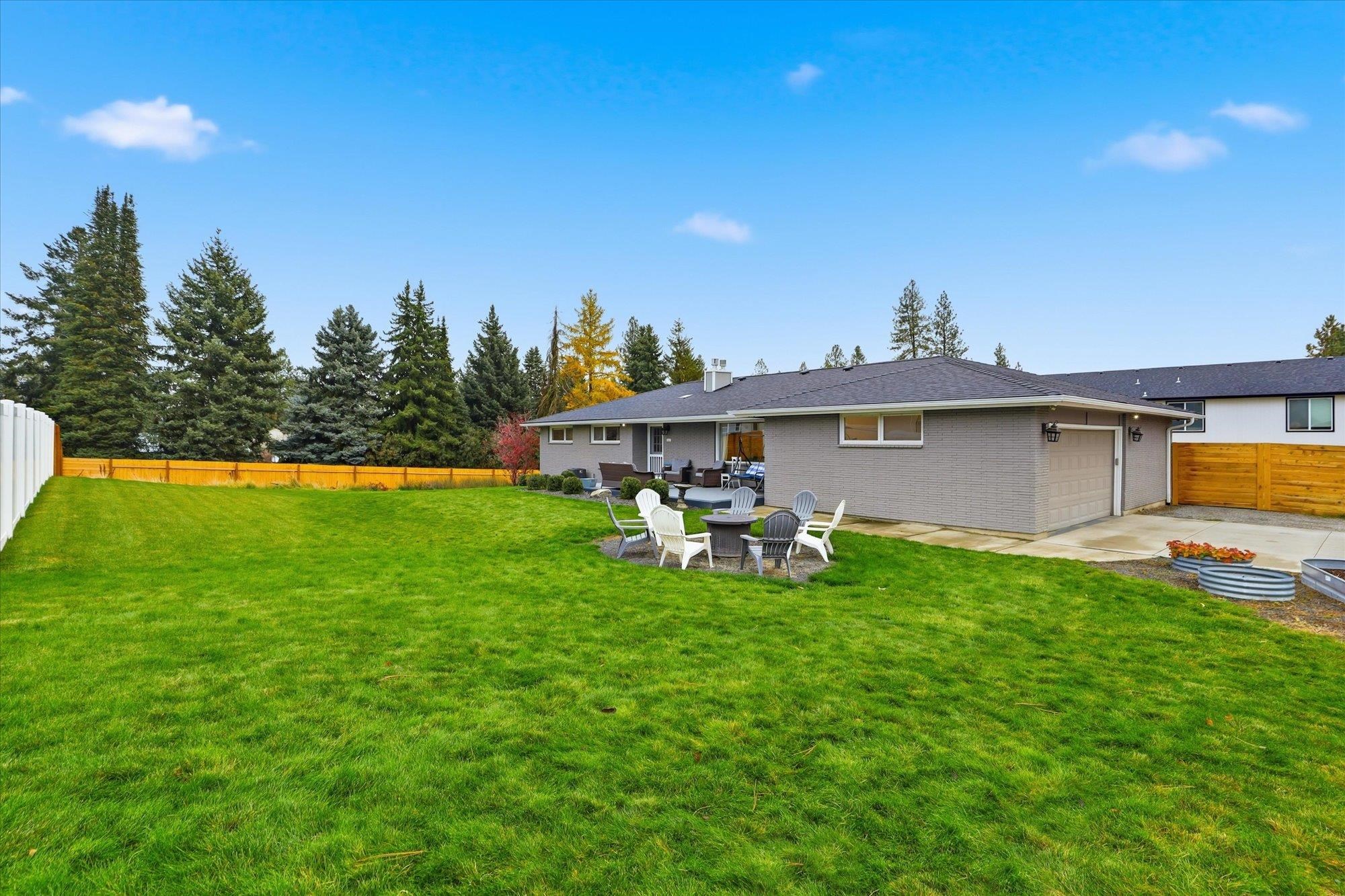 1007 E Farwell Rd - Photo 4