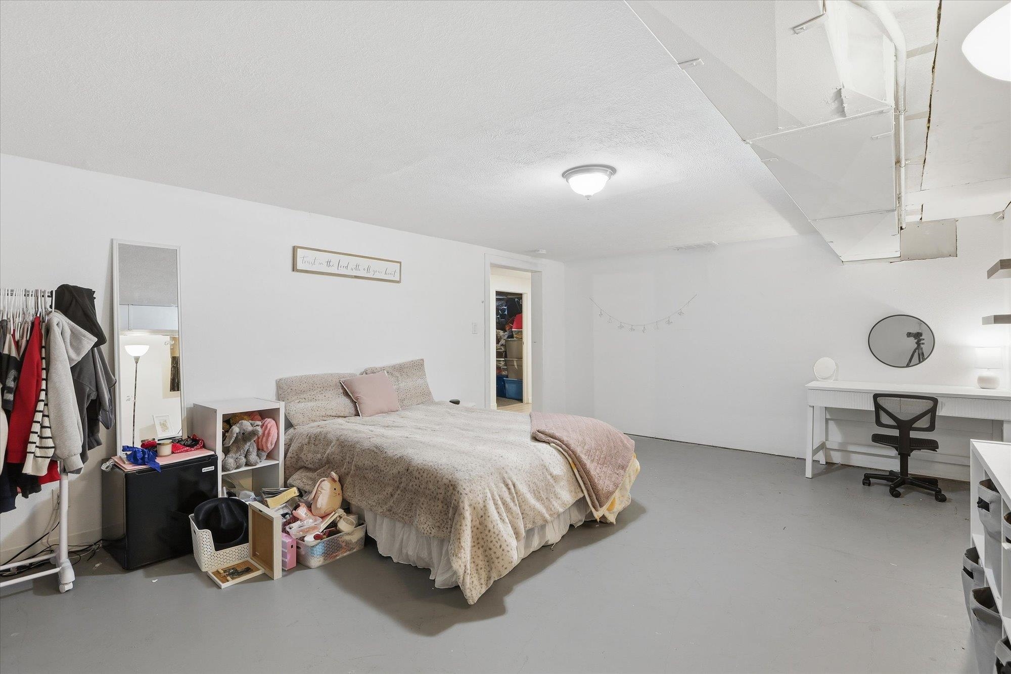 1007 E Farwell Rd - Photo 31