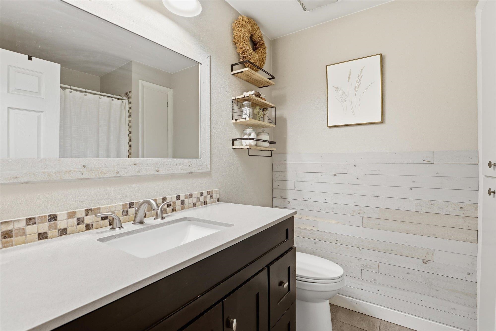 1007 E Farwell Rd - Photo 32