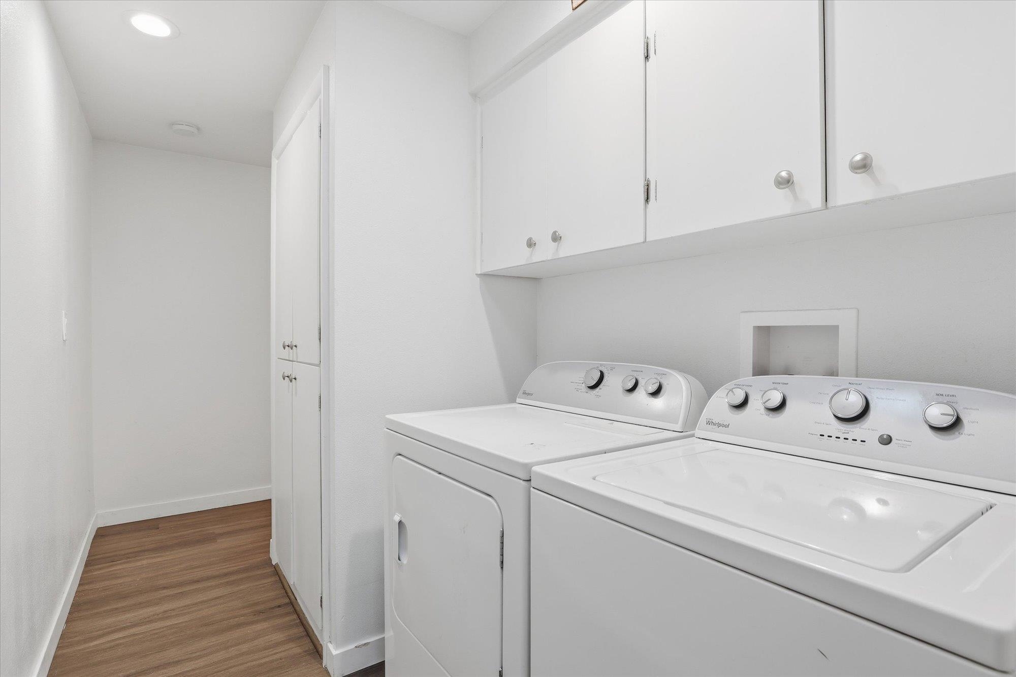 1007 E Farwell Rd - Photo 33
