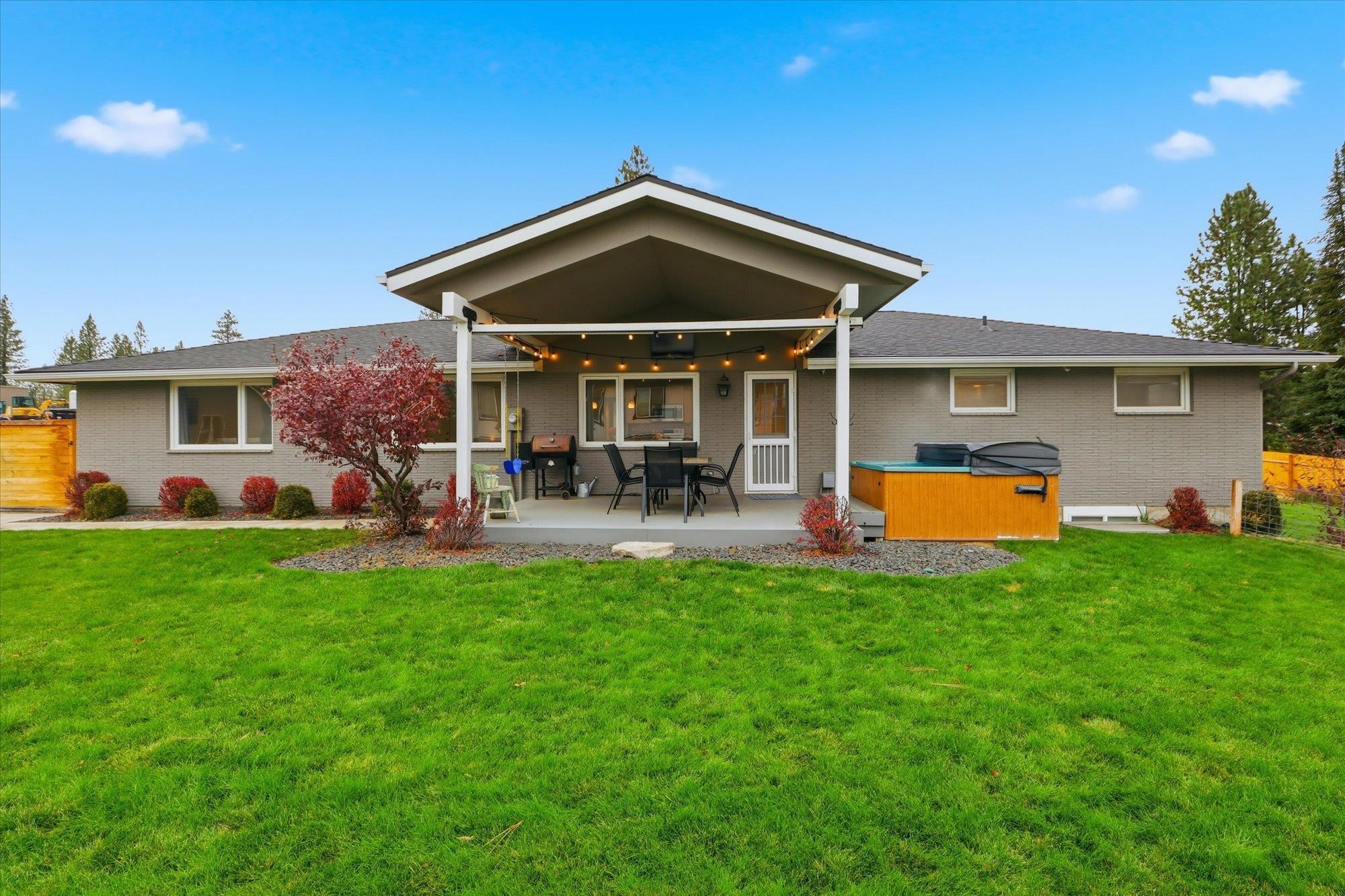1007 E Farwell Rd - Photo 36