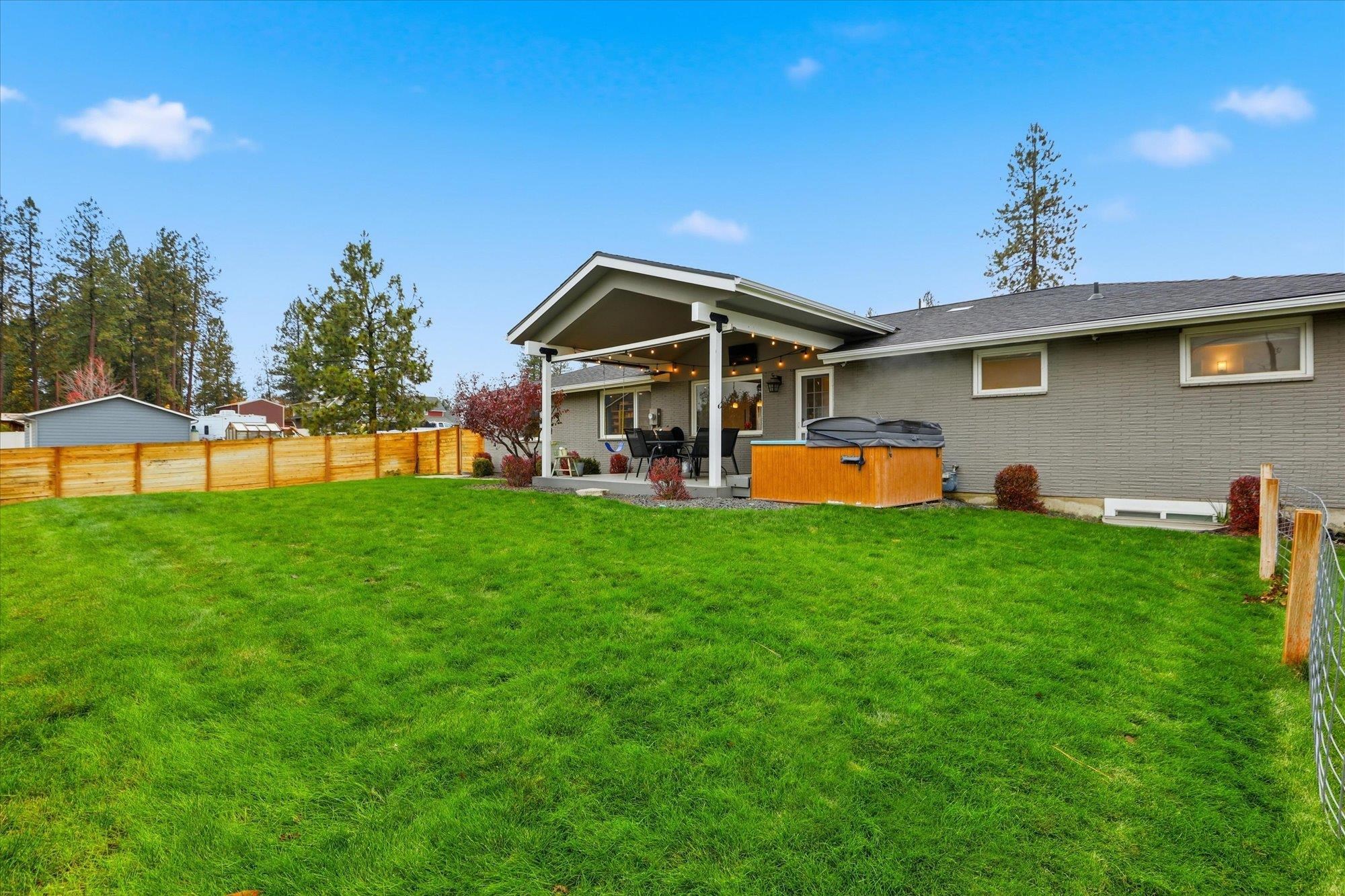 1007 E Farwell Rd - Photo 38