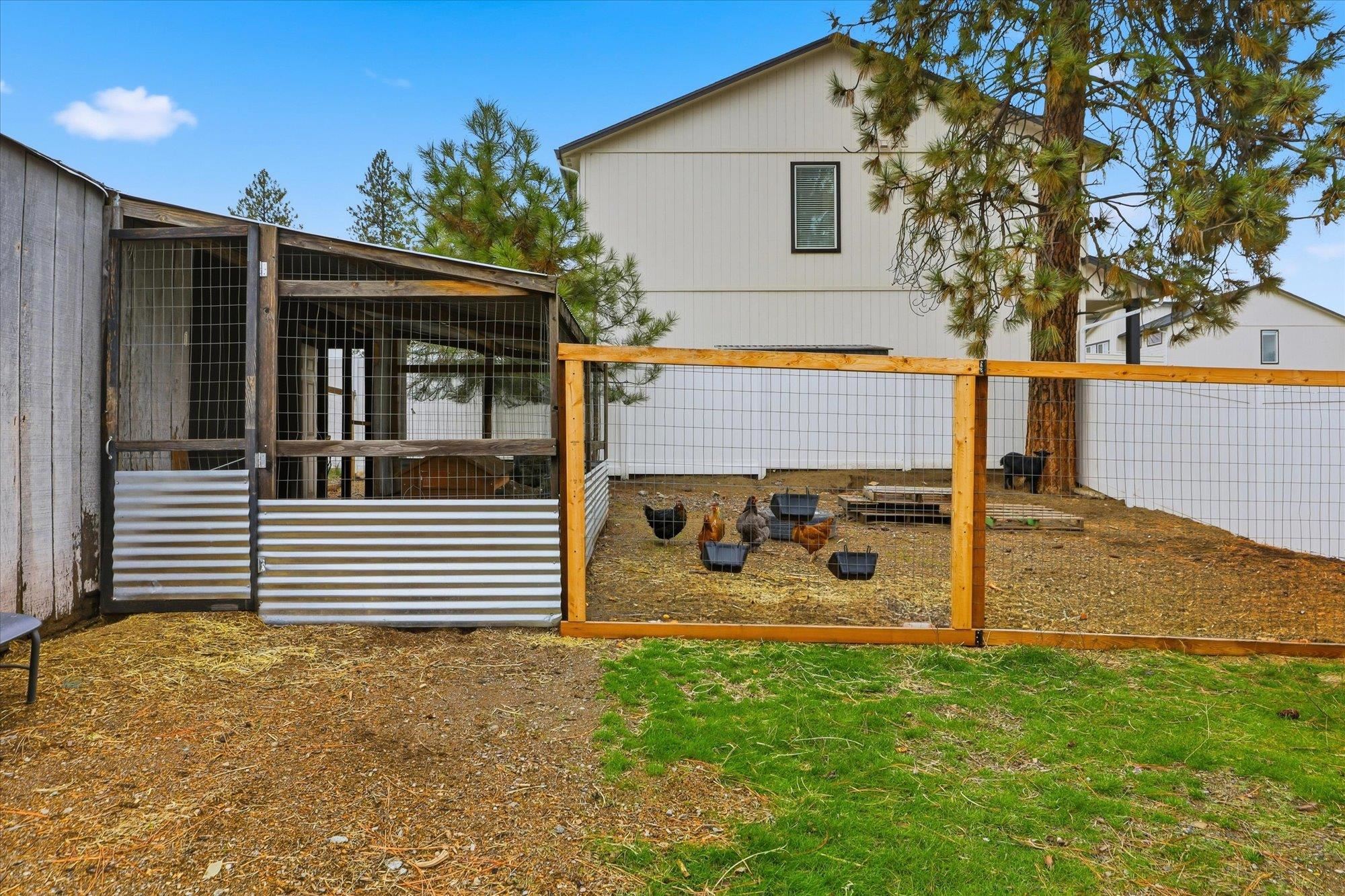 1007 E Farwell Rd - Photo 39