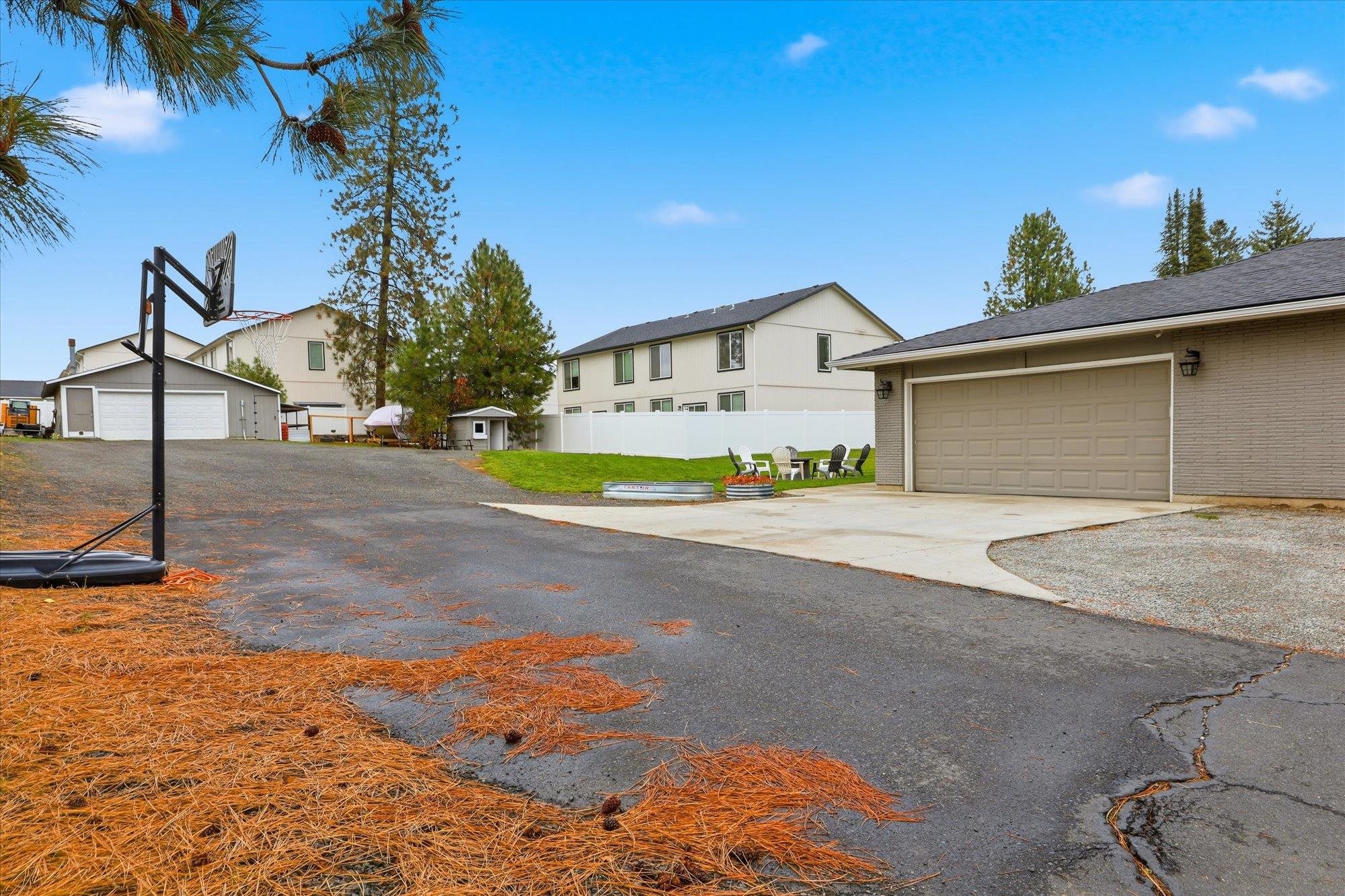 1007 E Farwell Rd - Photo 42