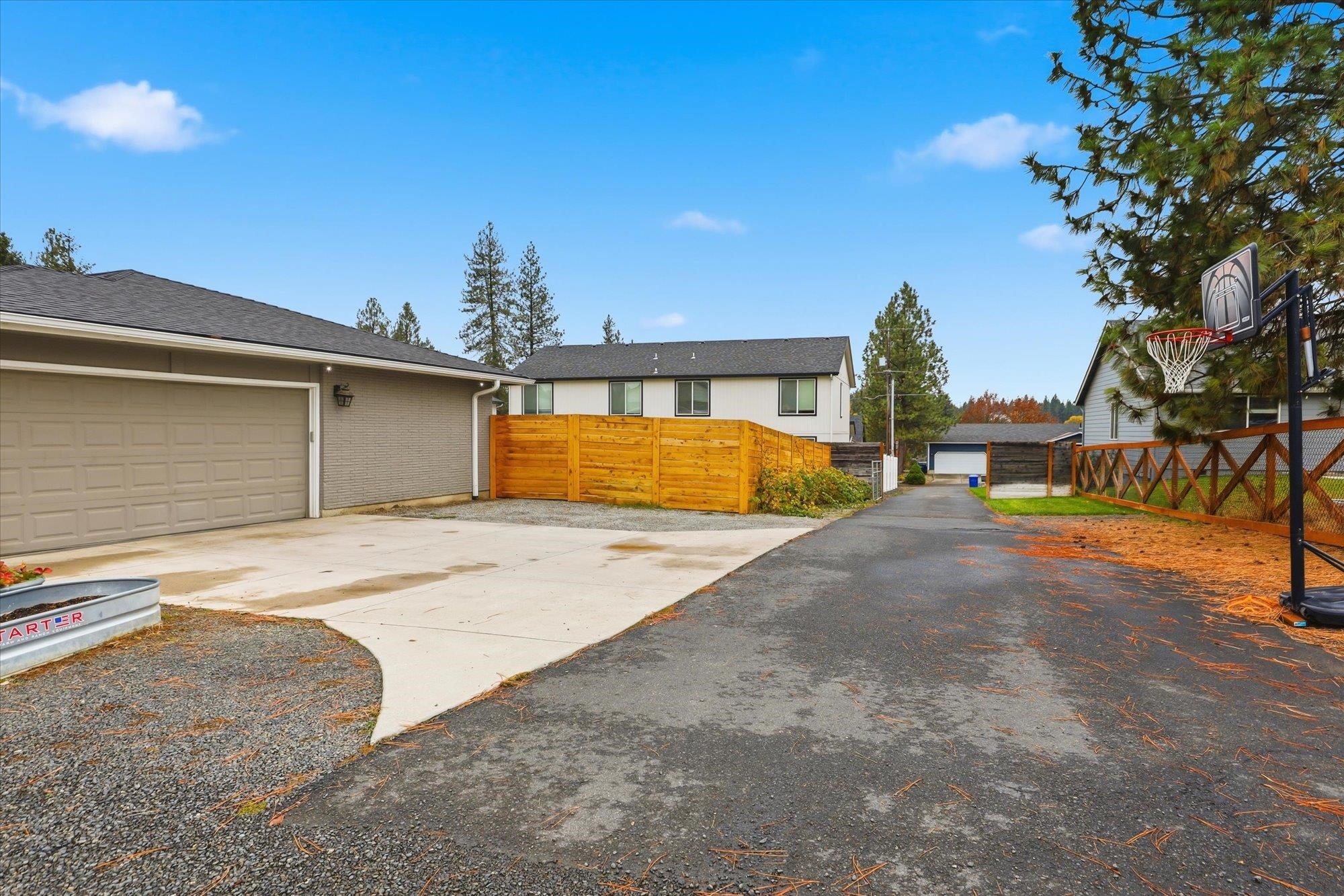 1007 E Farwell Rd - Photo 43