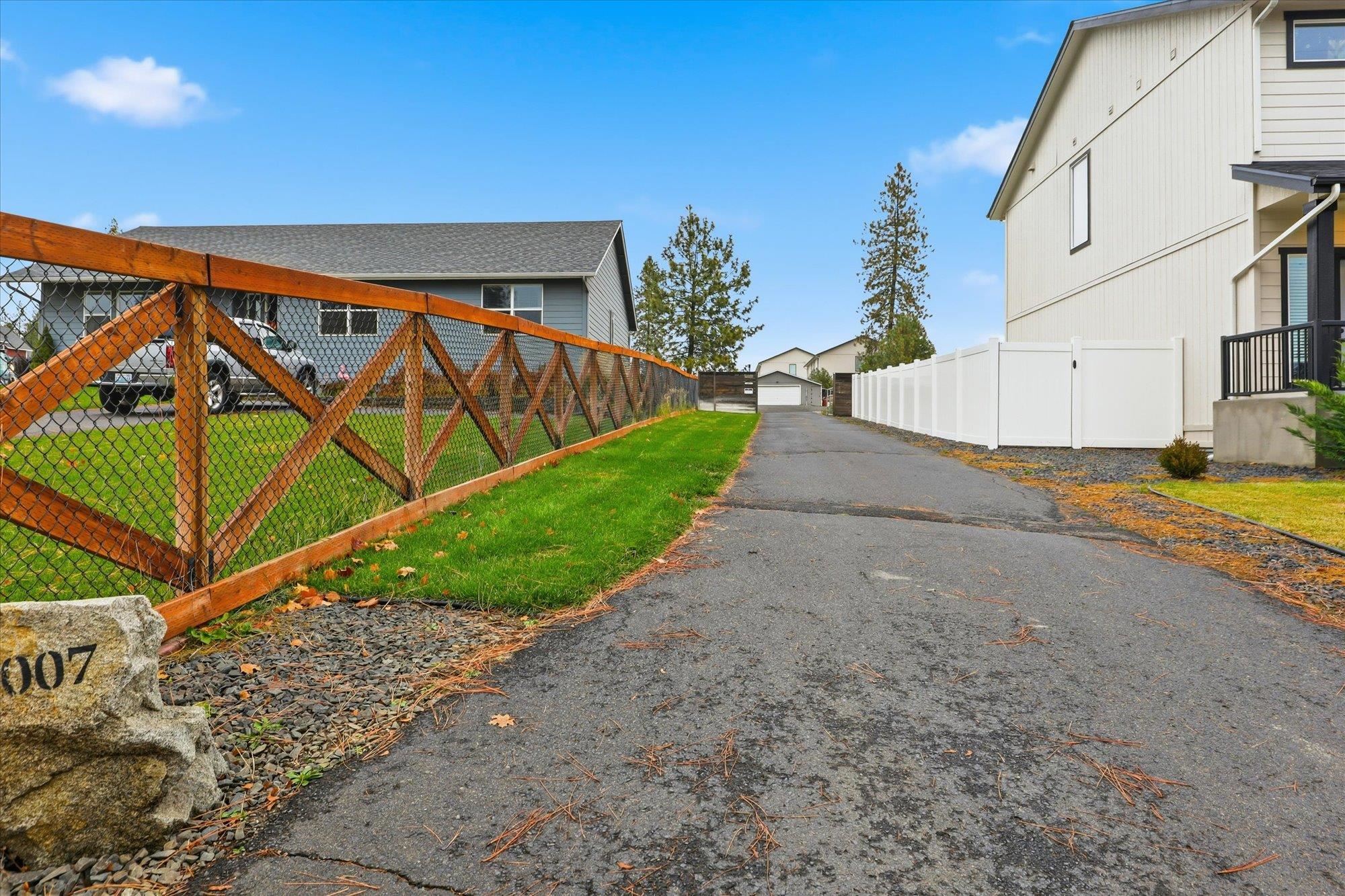 1007 E Farwell Rd - Photo 44