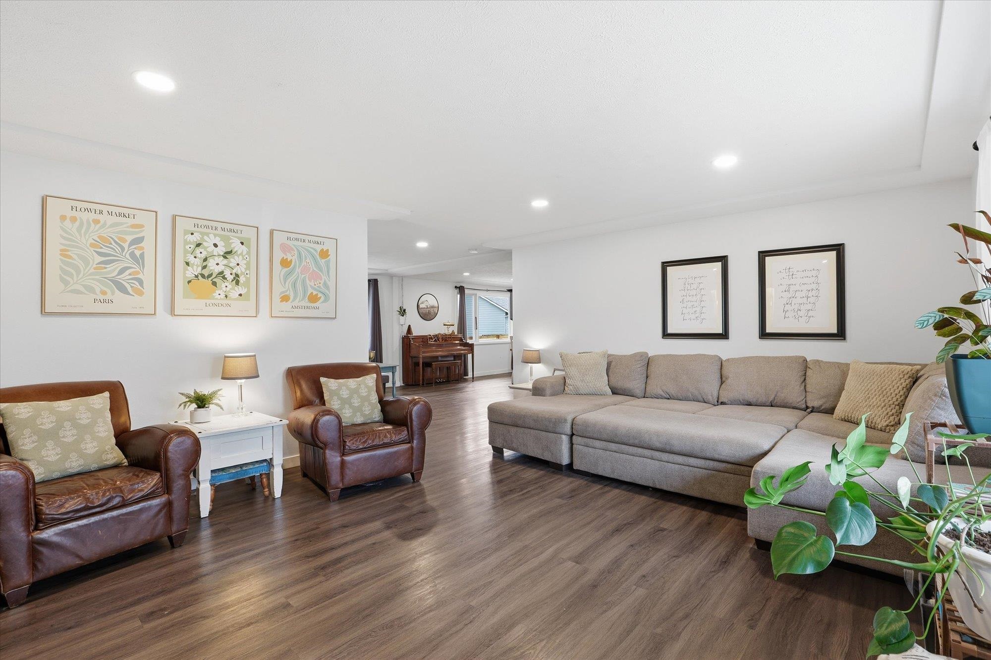 1007 E Farwell Rd - Photo 9
