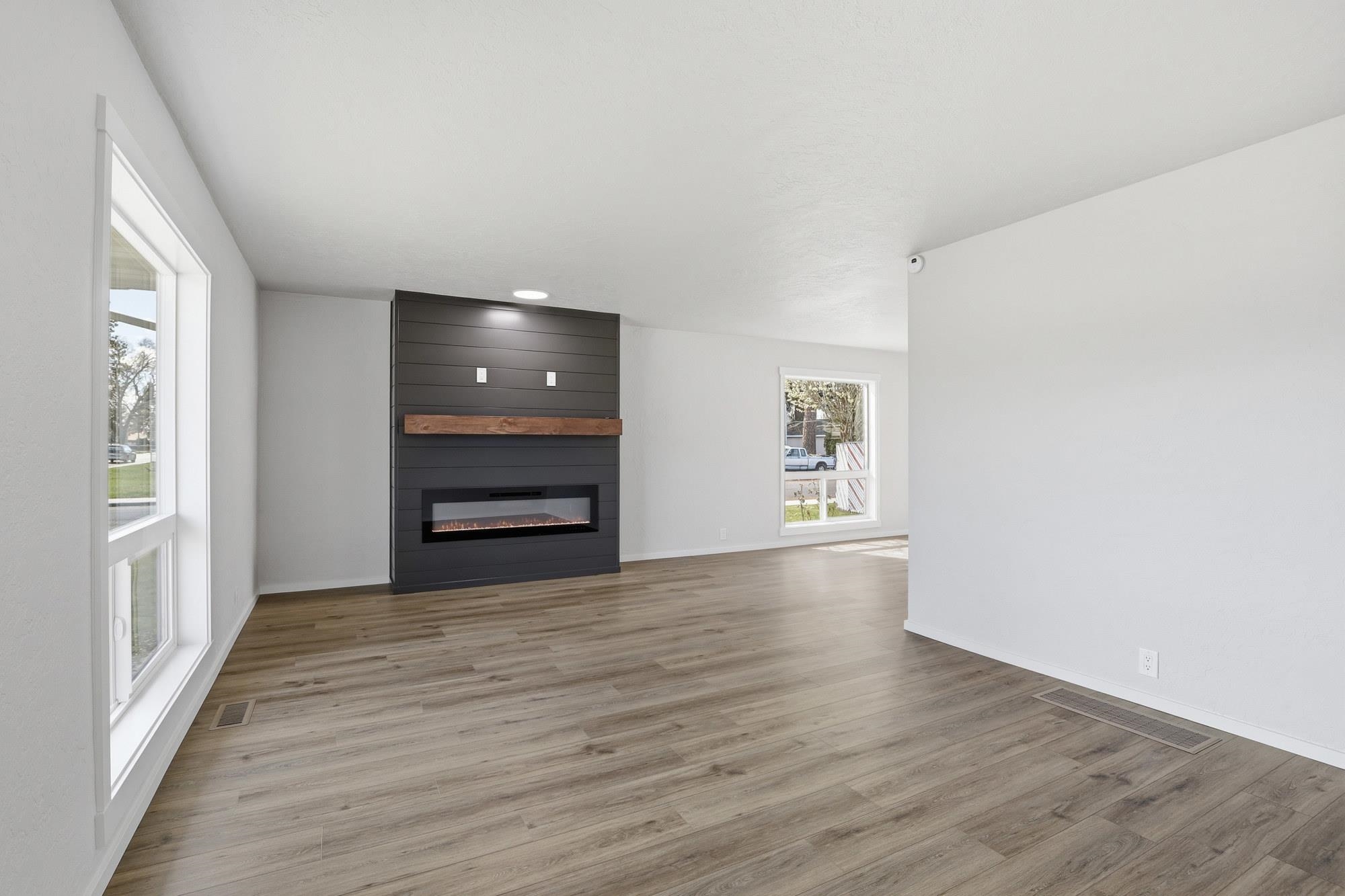 5303 N Howard St - Photo 2
